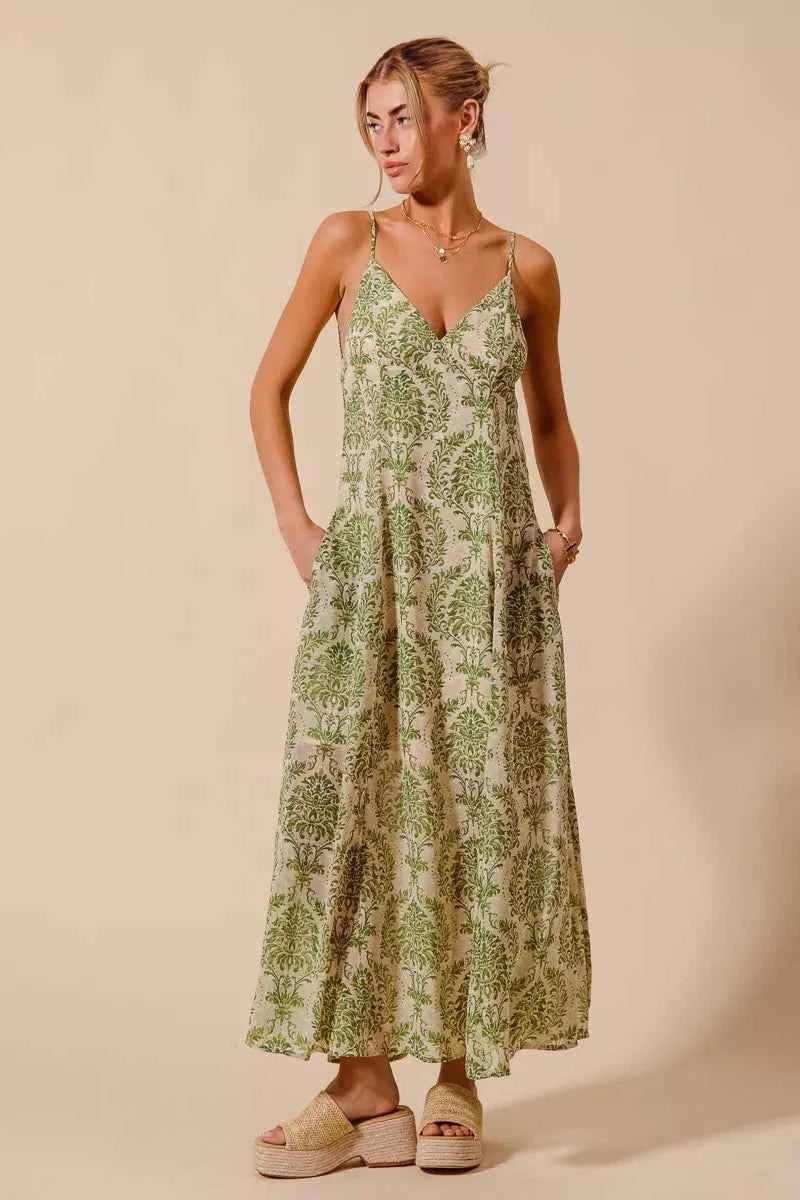 SO ME Damask Floral Summer Maxi Flowy Dress With Open Back SO ME Damask Floral Summer Maxi Flowy Dress With Open Back