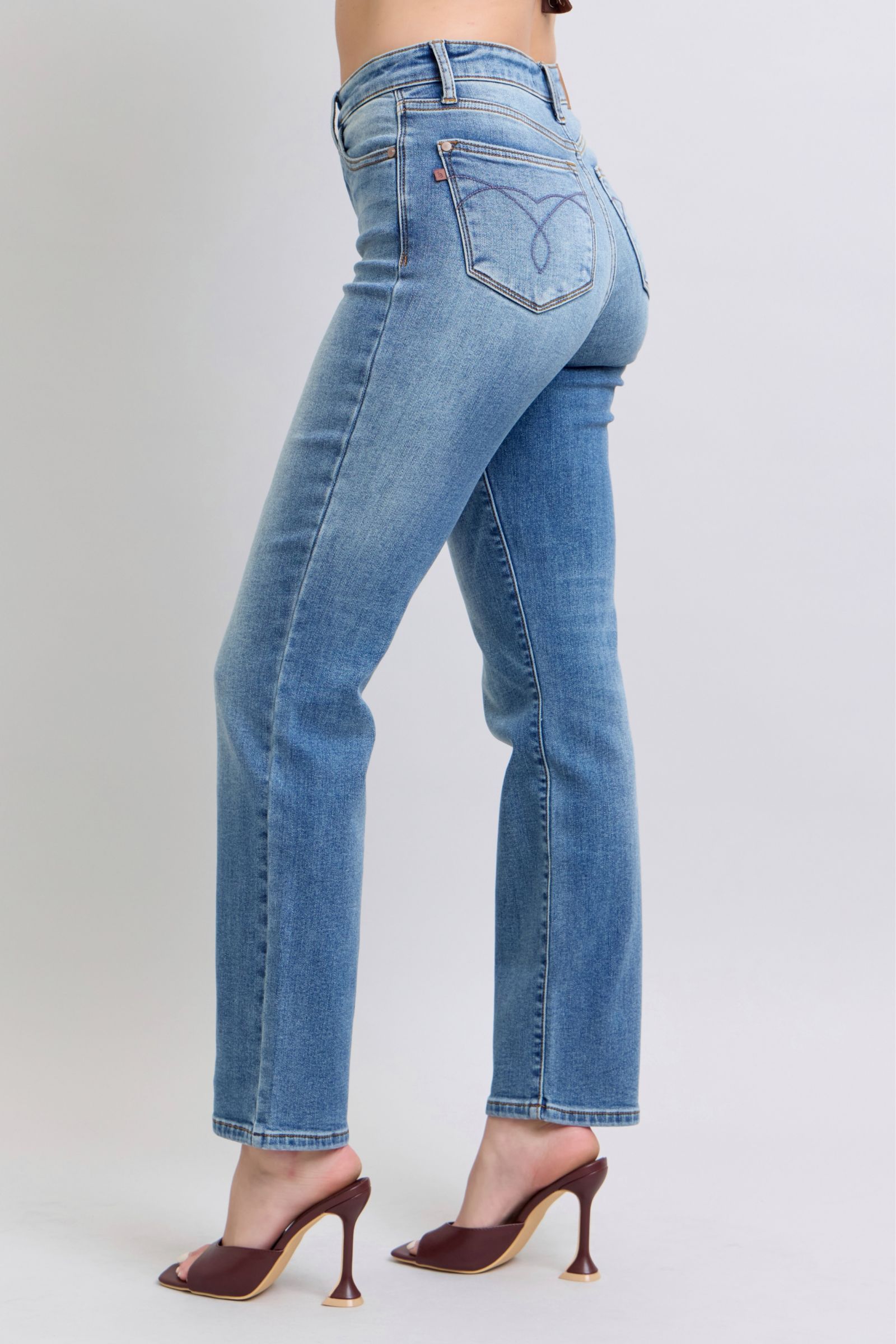 Judy Blue Full Size Wash Thermal Straight Jeans with Pockets Judy Blue Full Size Wash Thermal Straight Jeans with Pockets - TopFashionHQ