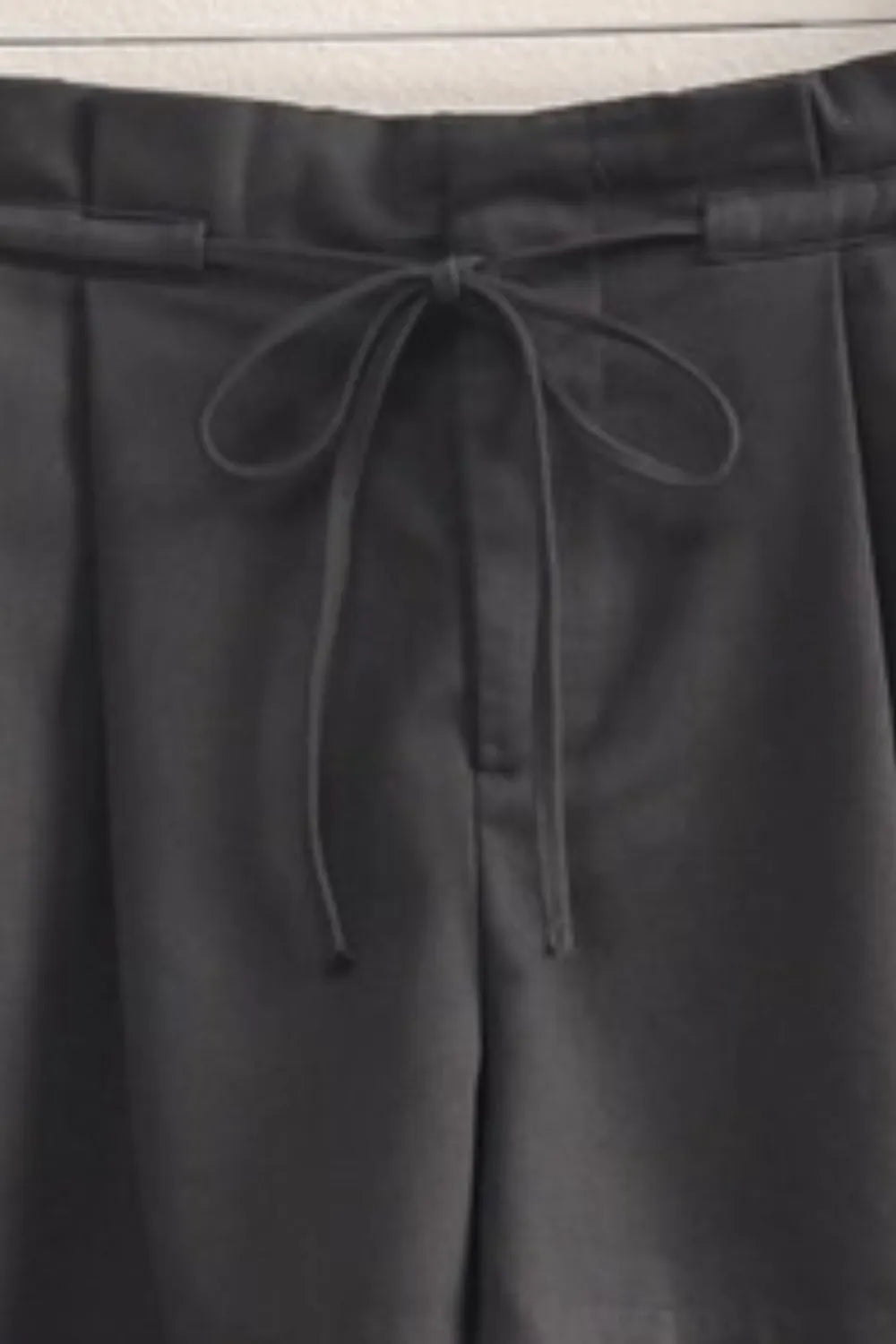 HYFVE High-Waisted Washed Twill Paperbag Shorts 09c8e60c-868b-489e-8aa1-339bb52bbdda-Max-Origin