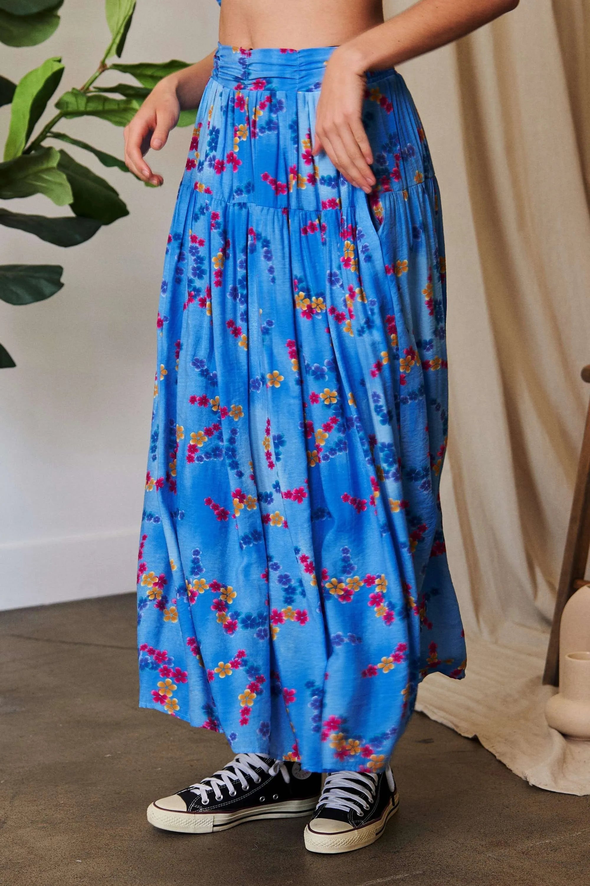Davi & Dani Printed Smocking Waistband Ruffled Maxi Skirt 0a98677c70a243218917c4eaf161cfae-Max-Origin