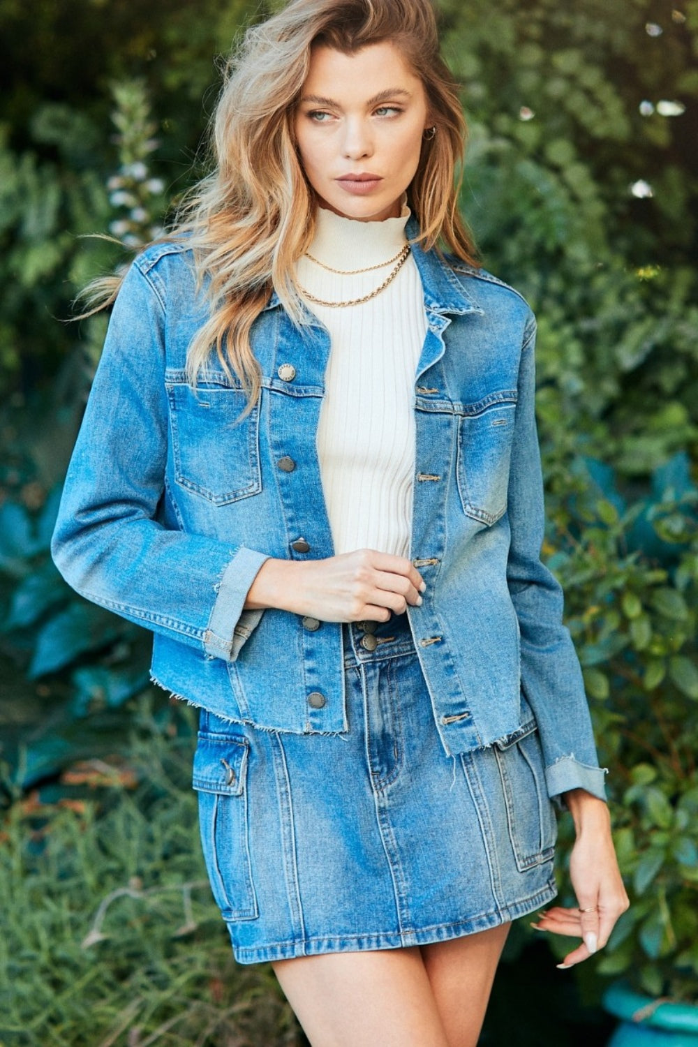 Veveret Button Up Raw Hem Denim Jacket Veveret Button Up Raw Hem Denim Jacket - TopFashionHQ