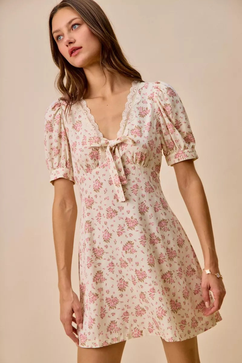SO ME Floral Lace Trimed Short Sleeves Mini Dress 11d7f59689fd49f0959b2422cf8c400f-Max-Origin