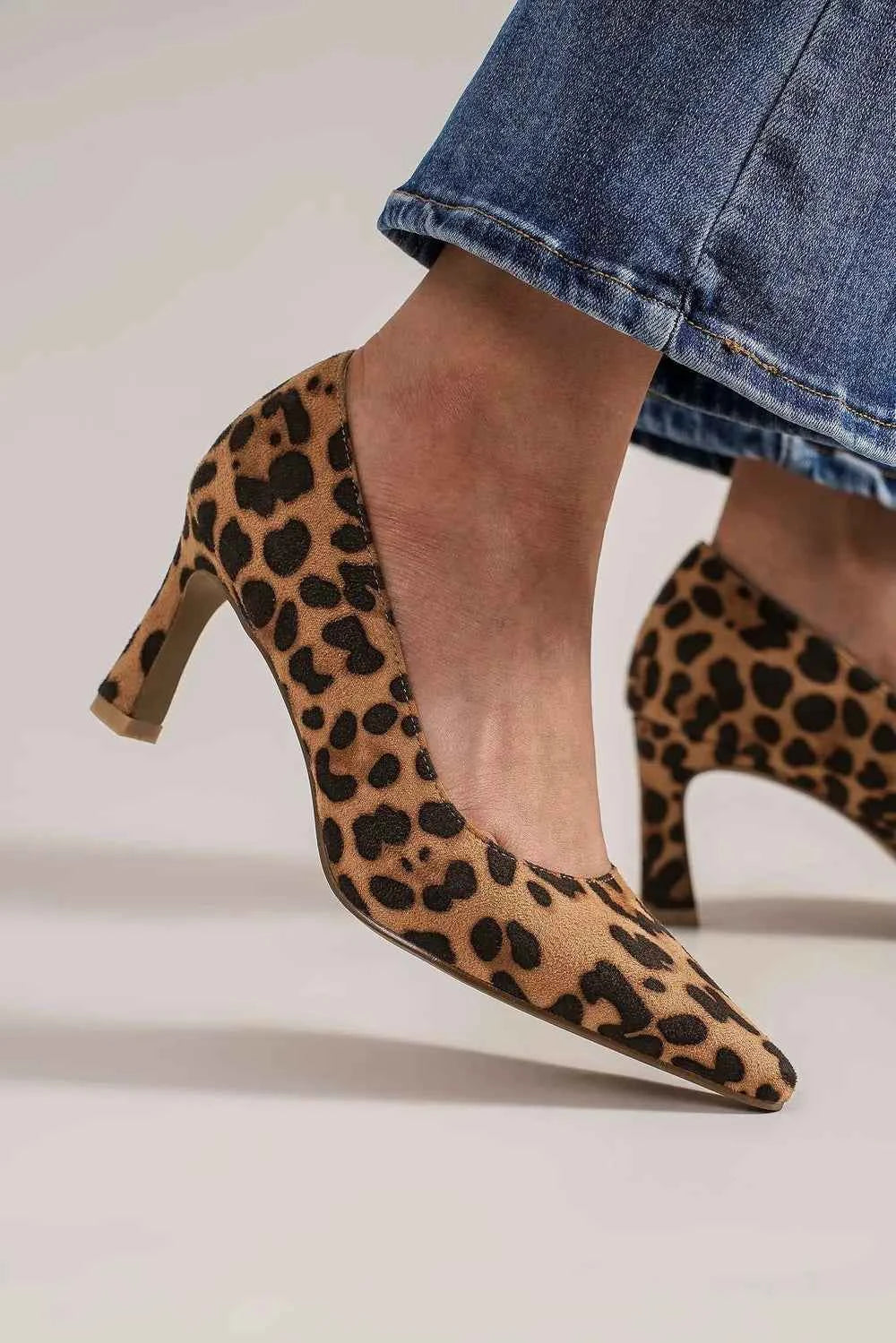 Beast Fashion Faux Suede Leopard Point Toe Pumps Beast Fashion Faux Suede Leopard Point Toe Pumps