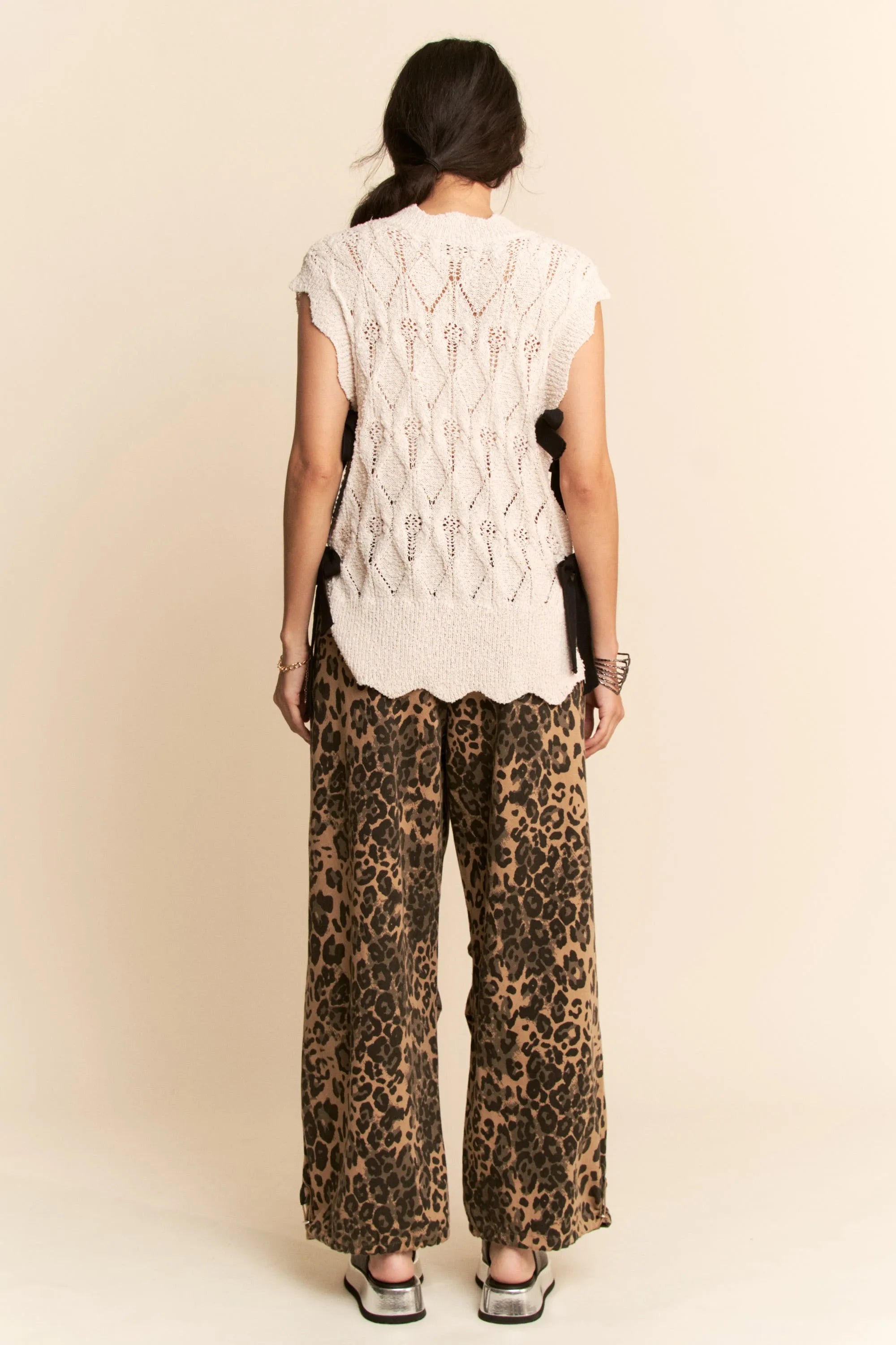 Davi & Dani Ribbon Bow Ties Scalloped Trim Knit Semi Crop Top 12e10c3bc8a24d5bb99d0bf22db6e7d9-Max-Origin