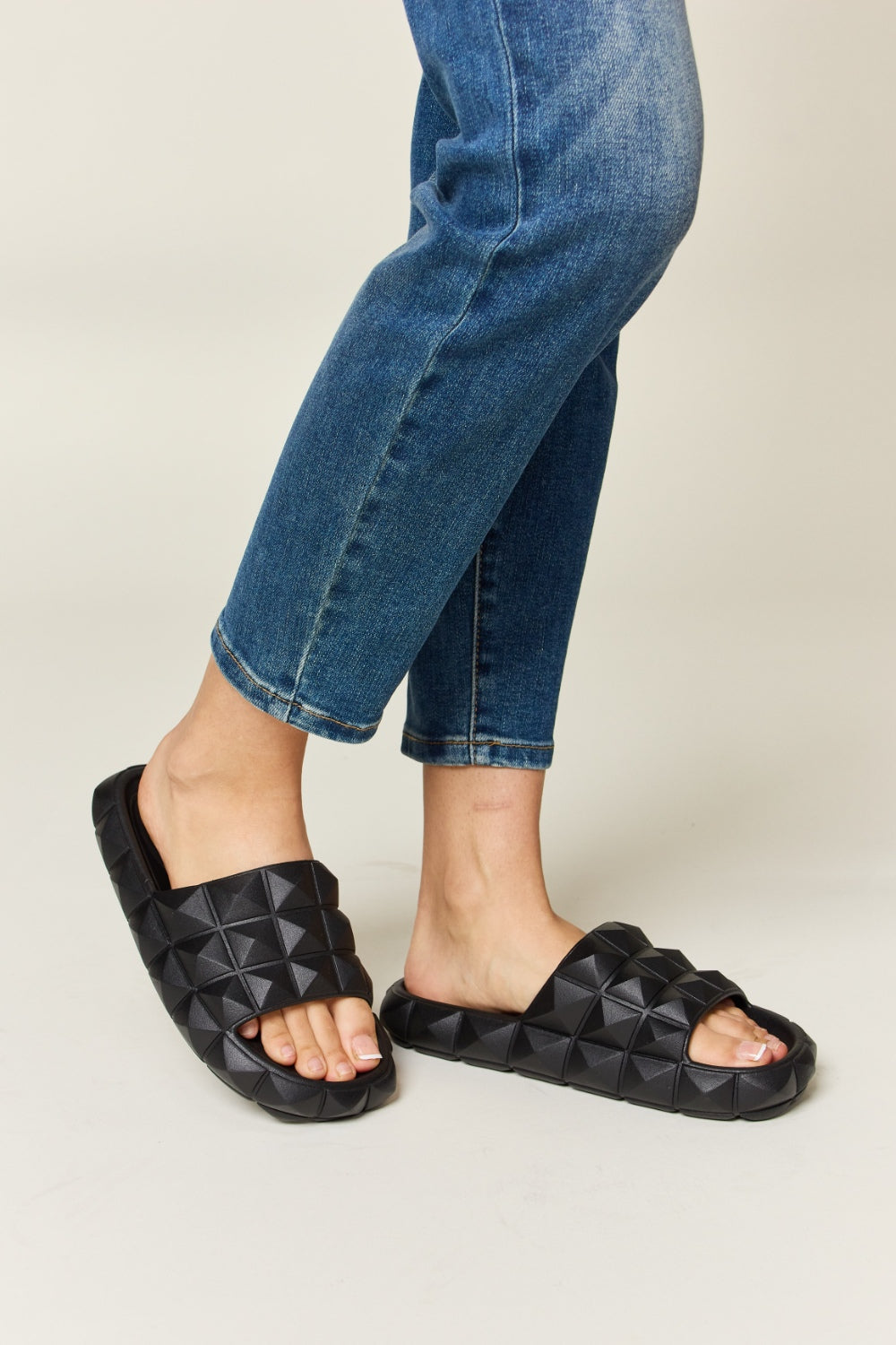 WILD DIVA Pyramid Stud Toe Band Footbed Sandals WILD DIVA Pyramid Stud Toe Band Footbed Sandals - TopFashionHQ