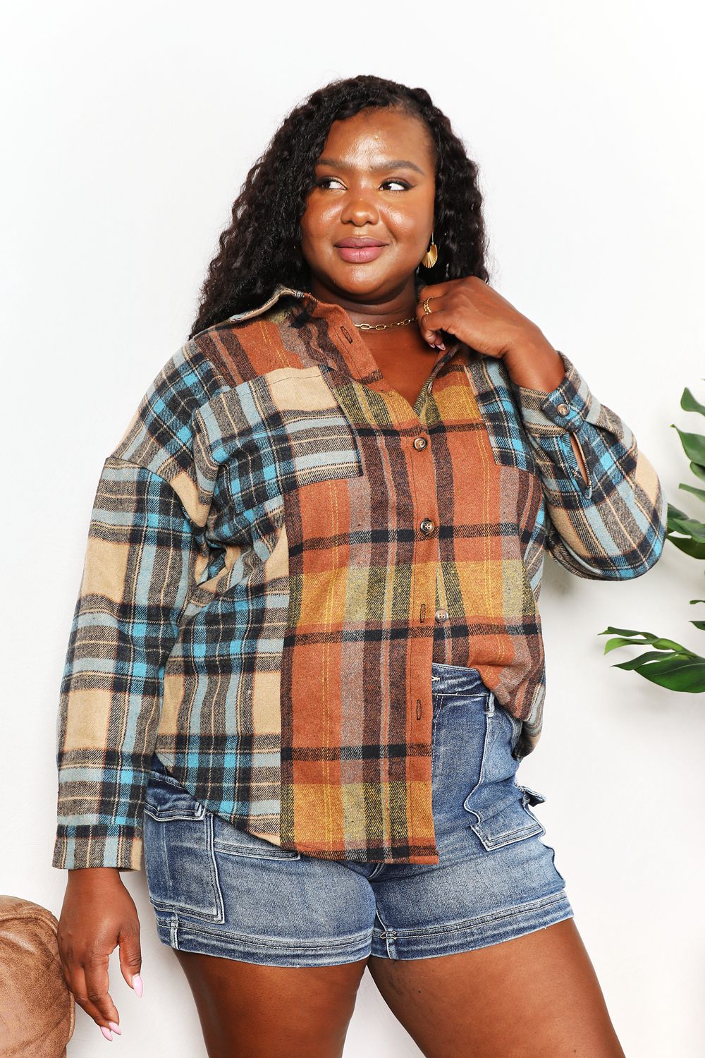 Double Take Plaid Curved Hem Shirt Jacket with Breast Pockets Double Take Plaid Curved Hem Shirt Jacket with Breast Pockets - TopFashionHQ