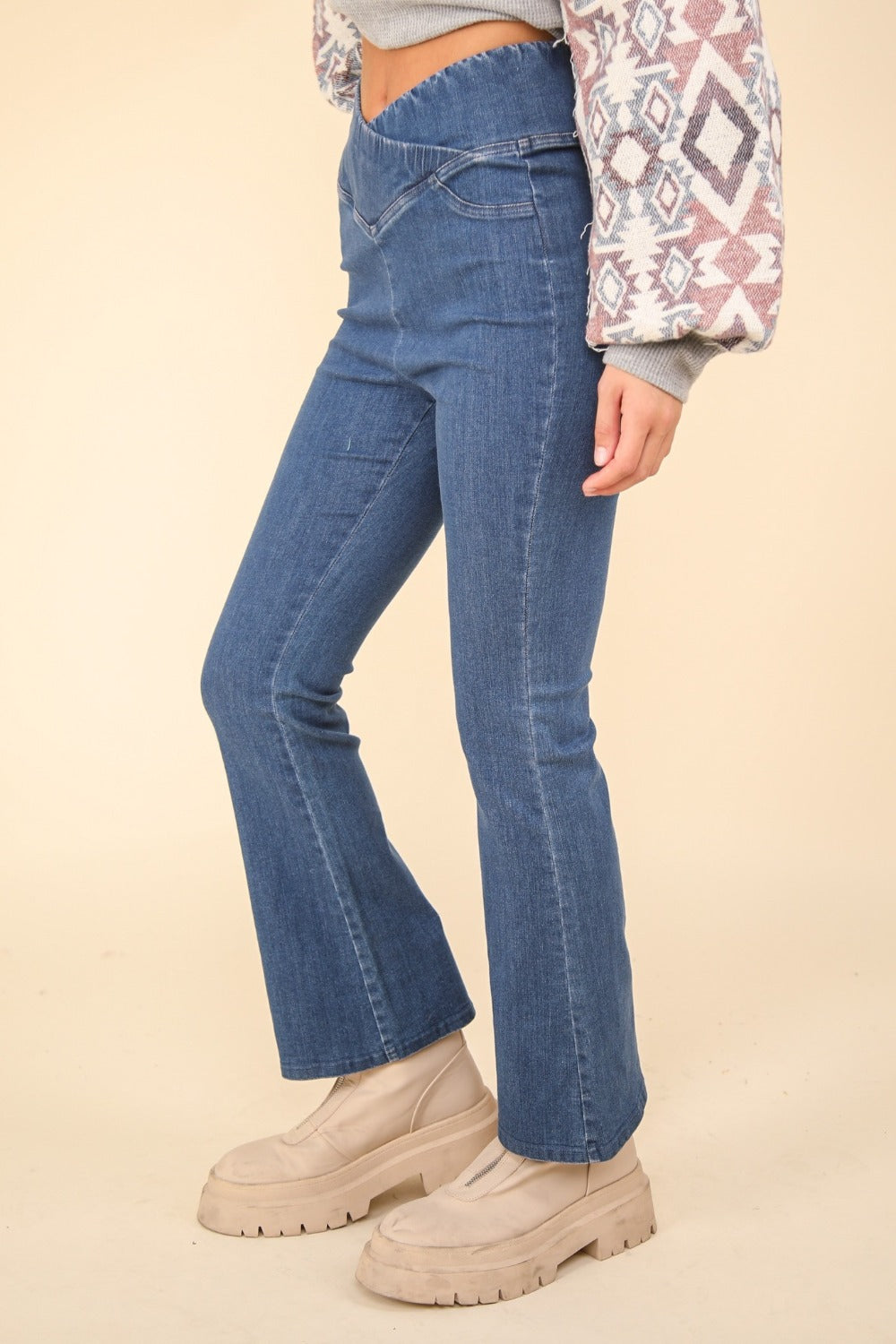 VERY J Washed Denim Stretchy Crossover Waist Leggings VERY J Washed Denim Stretchy Crossover Waist Leggings - TopFashionHQ