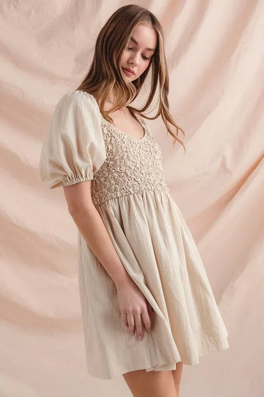 SO ME Textured Woven Daily Dress with Puff Sleeves 224f90b5-6040-4525-8d69-19ca9aa3785b-Max-Origin