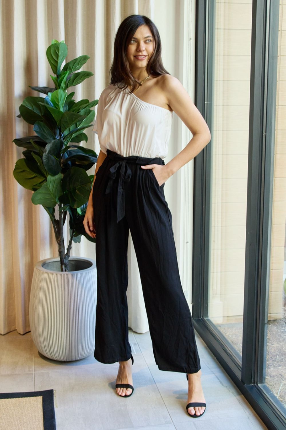 Dress Day Marvelous in Manhattan One-Shoulder Jumpsuit in White/Black Dress Day Marvelous in Manhattan One-Shoulder Jumpsuit in White/Black - TopFashionHQ