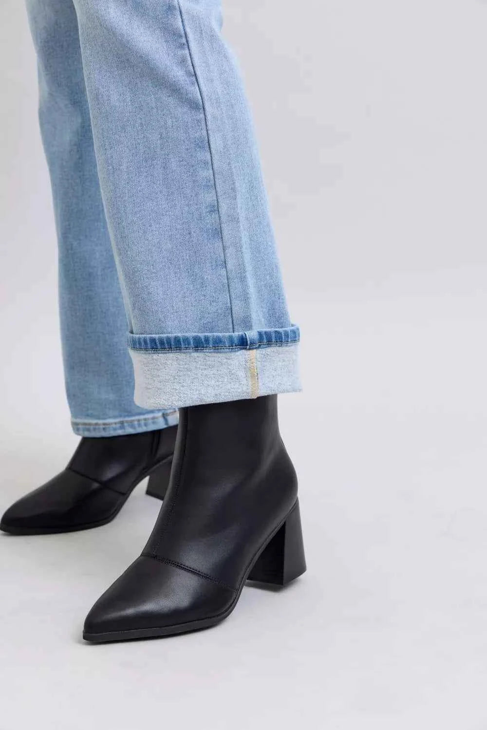 Judy Blue Mid Rise Thermal Bootcut Jeans Judy Blue Mid Rise Thermal Bootcut Jeans