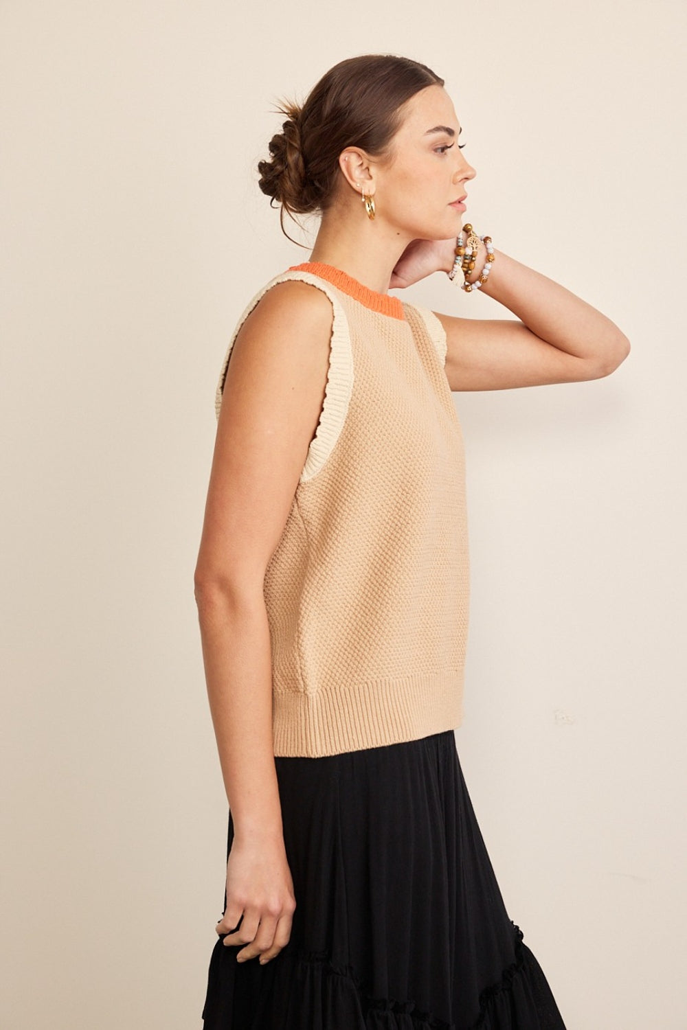 In February Contrast Round Neck Sweater Vest In February Contrast Round Neck Sweater Vest - TopFashionHQ