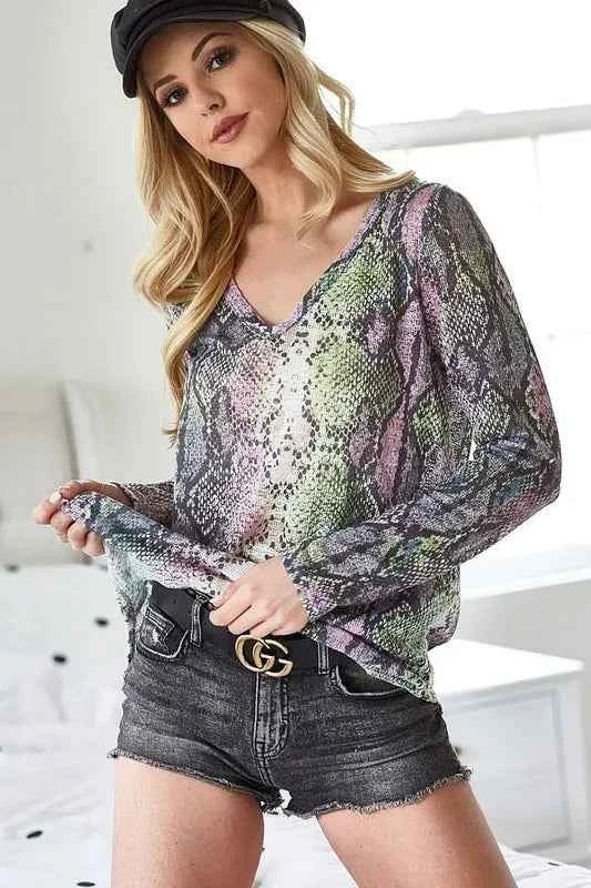 BiBi Snakeskin Print Low Gauge Hacci V Neck Top BiBi Snakeskin Print Low Gauge Hacci V Neck Top