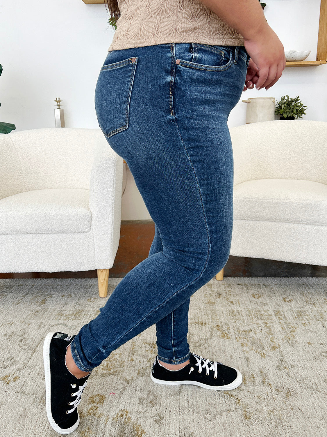 Judy Blue Full Size Classic Handsand Skinny Jeans Judy Blue Full Size Classic Handsand Skinny Jeans - TopFashionHQ