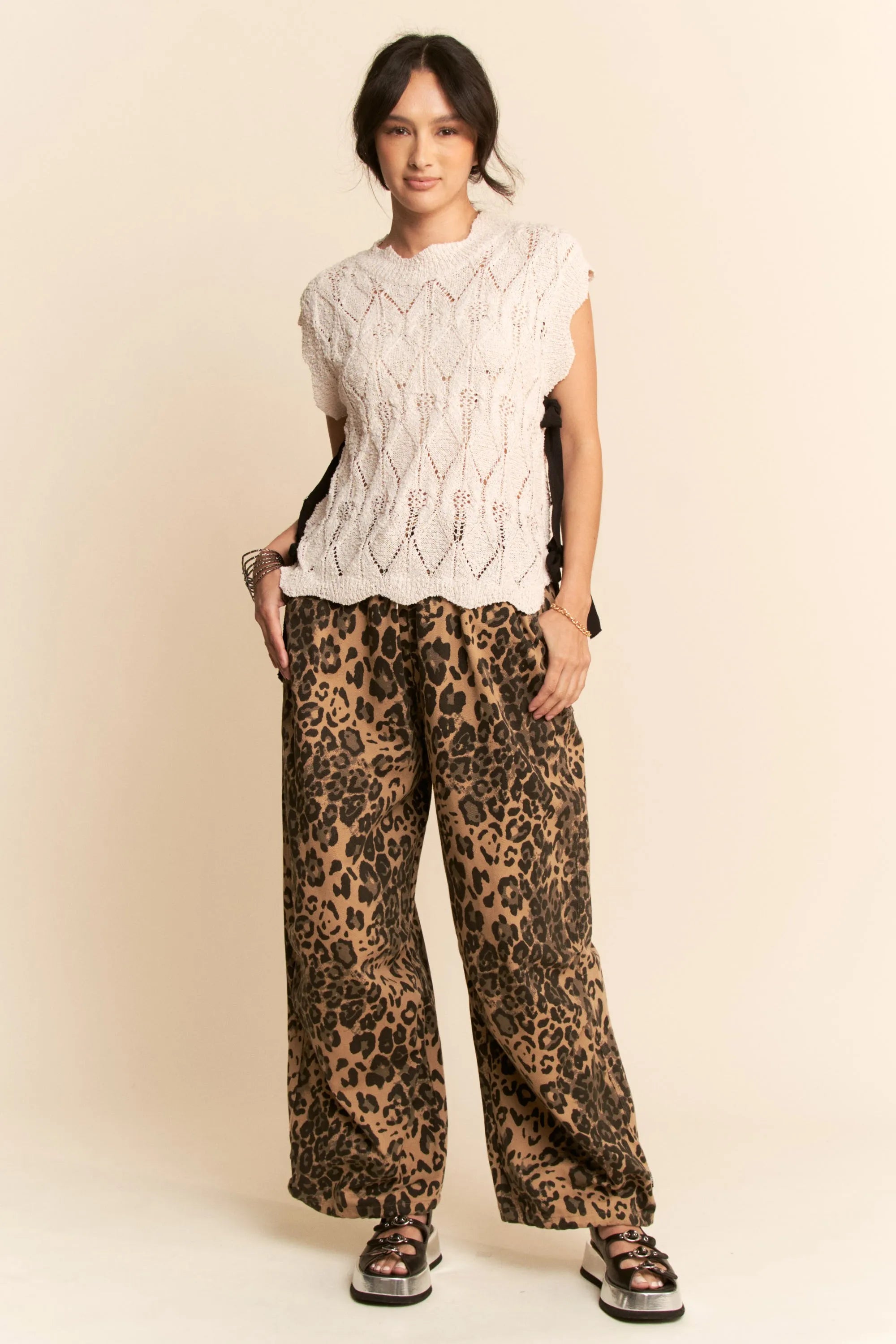 Davi & Dani Ribbon Bow Ties Scalloped Trim Knit Semi Crop Top 40b97070bf7747d1858bcb5a07099f6d-Max-Origin