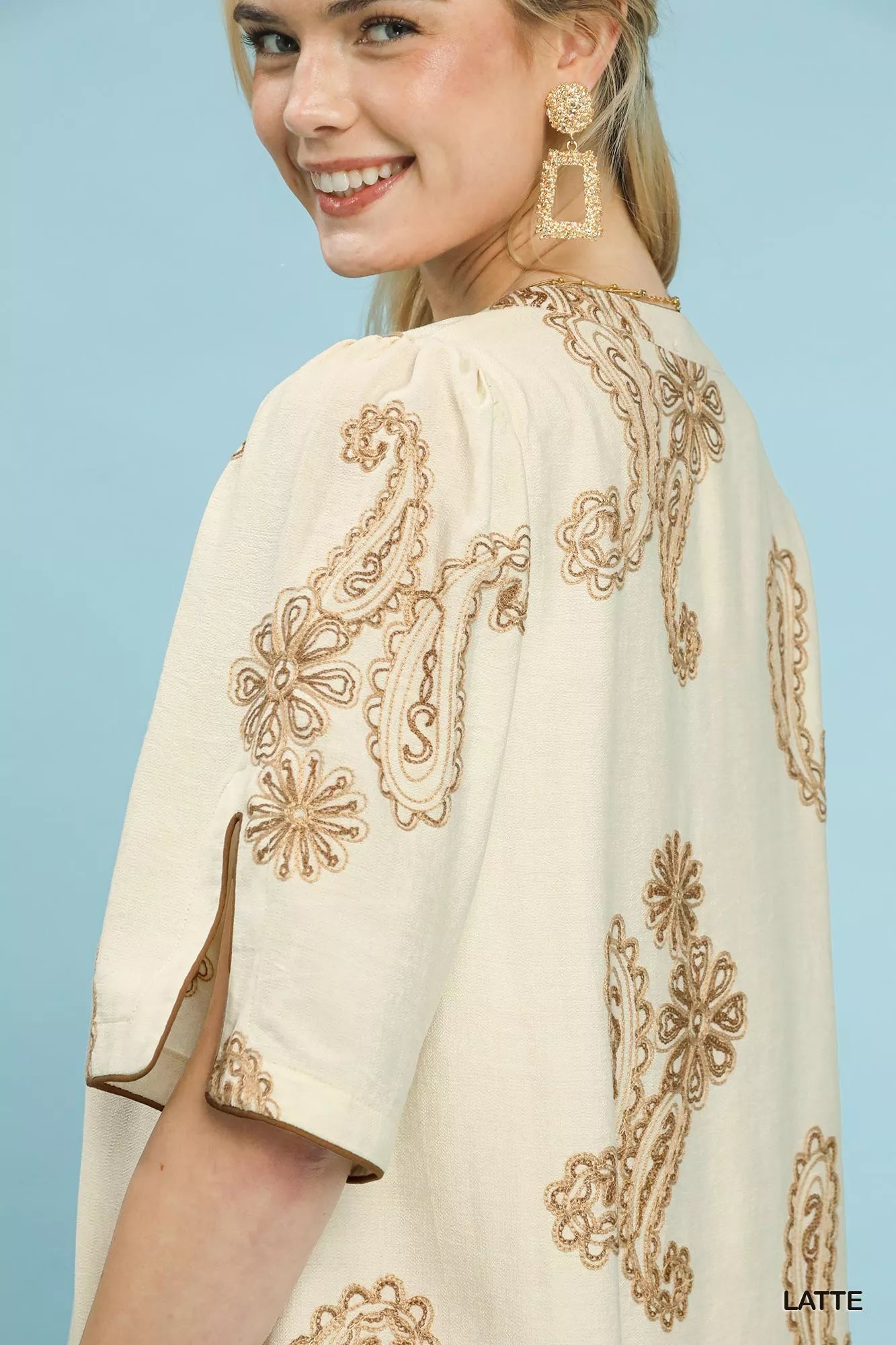 Umgee Embroidered Split Neck Shift Dress 43926967-312b-41de-9b21-380eddc0d5c3-Max-Origin