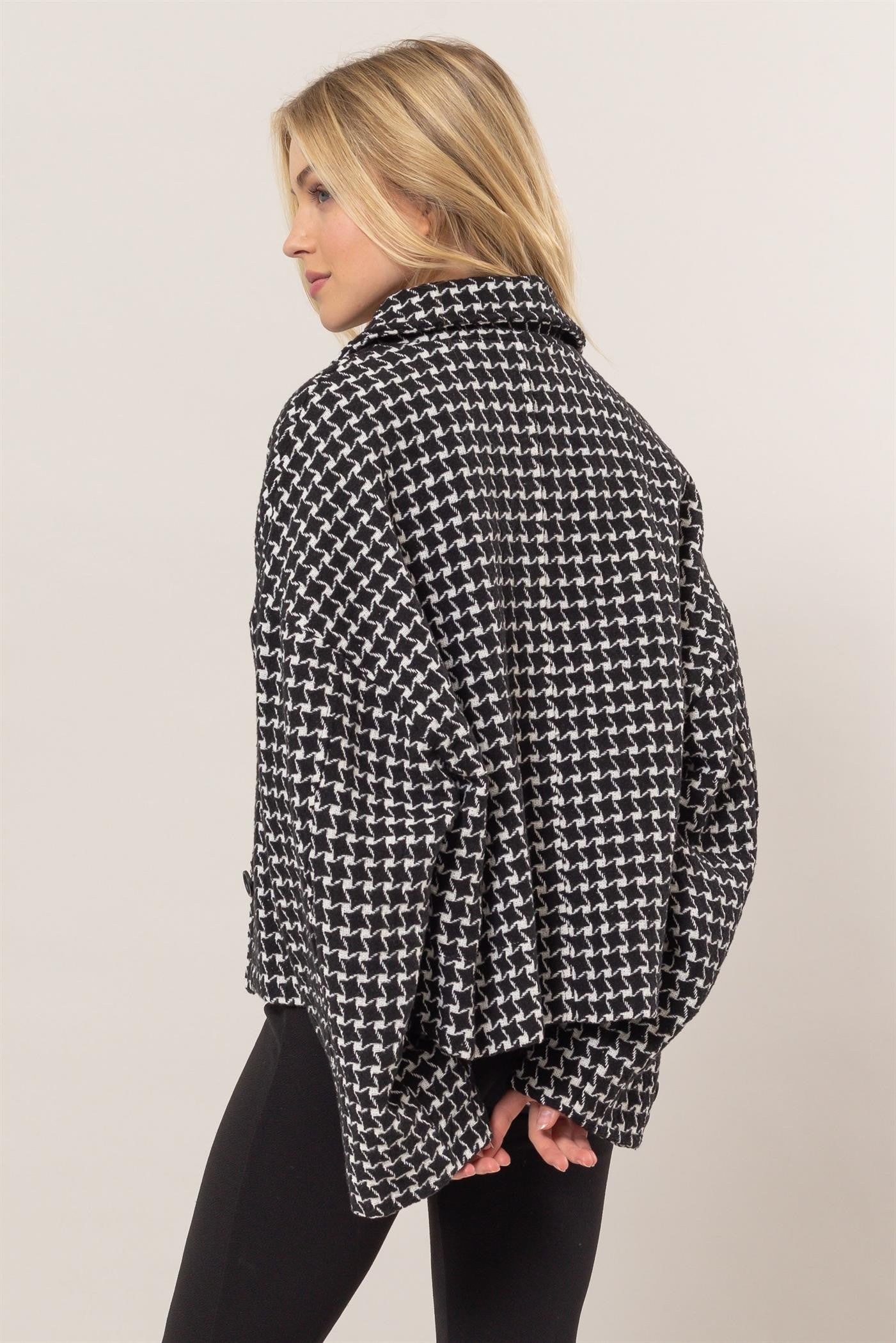 HYFVE Tweed Plaid Button Up Collared Neck Jacket HYFVE Tweed Plaid Button Up Collared Neck Jacket
