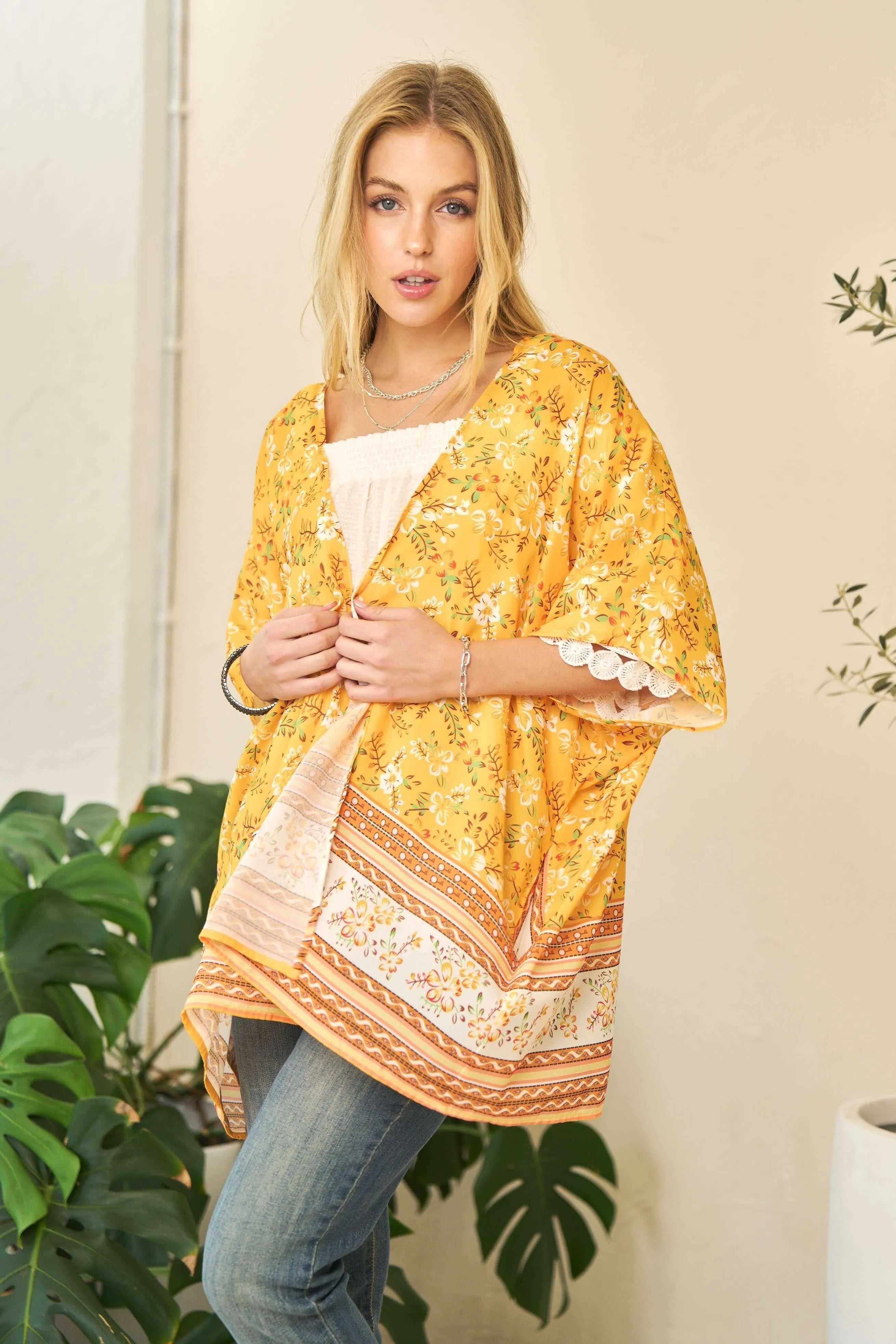Davi & Dani Floral Printed Short Sleeve Loose Fit Kimono Cover Up 55402c065bbe4e748eee45596537d2db-Max-Origin