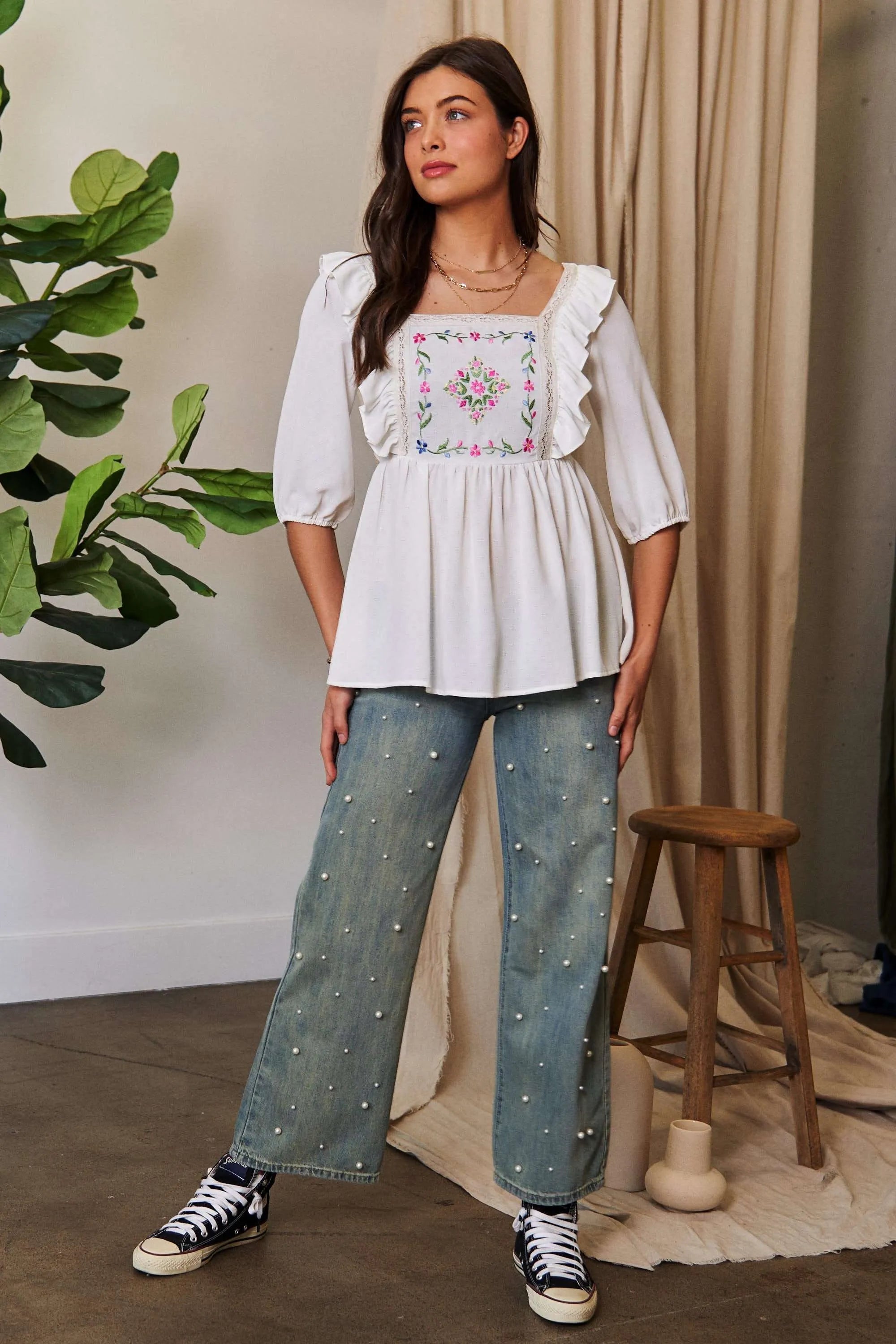 Davi & Dani Texture Tie Back Floral Embroidery Frill Blouse 63c41eb3ed704ae484d0447993e305f7-Max-Origin