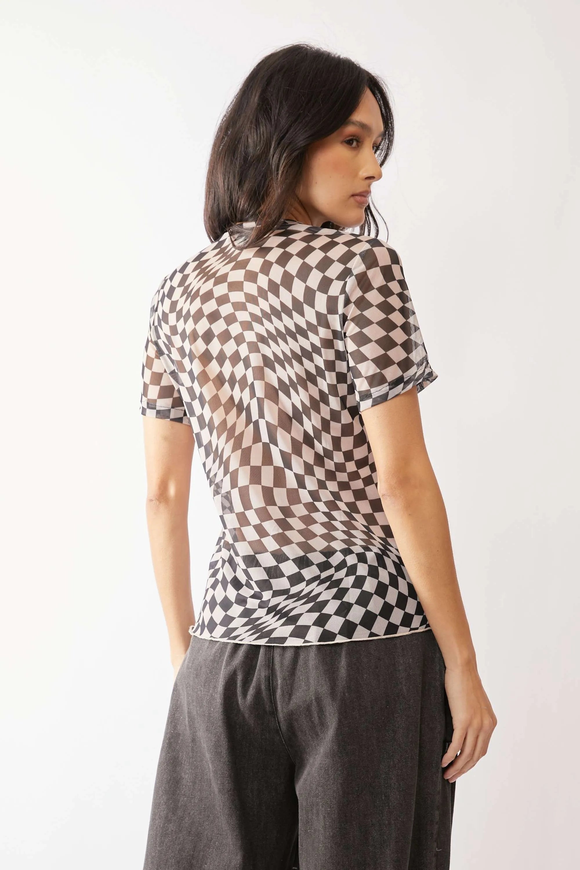 Davi & Dani Checker Board Printed Mesh Short Sleeve Top 6a6682114c684e93a5906a4294dcdeb2-Max-Origin