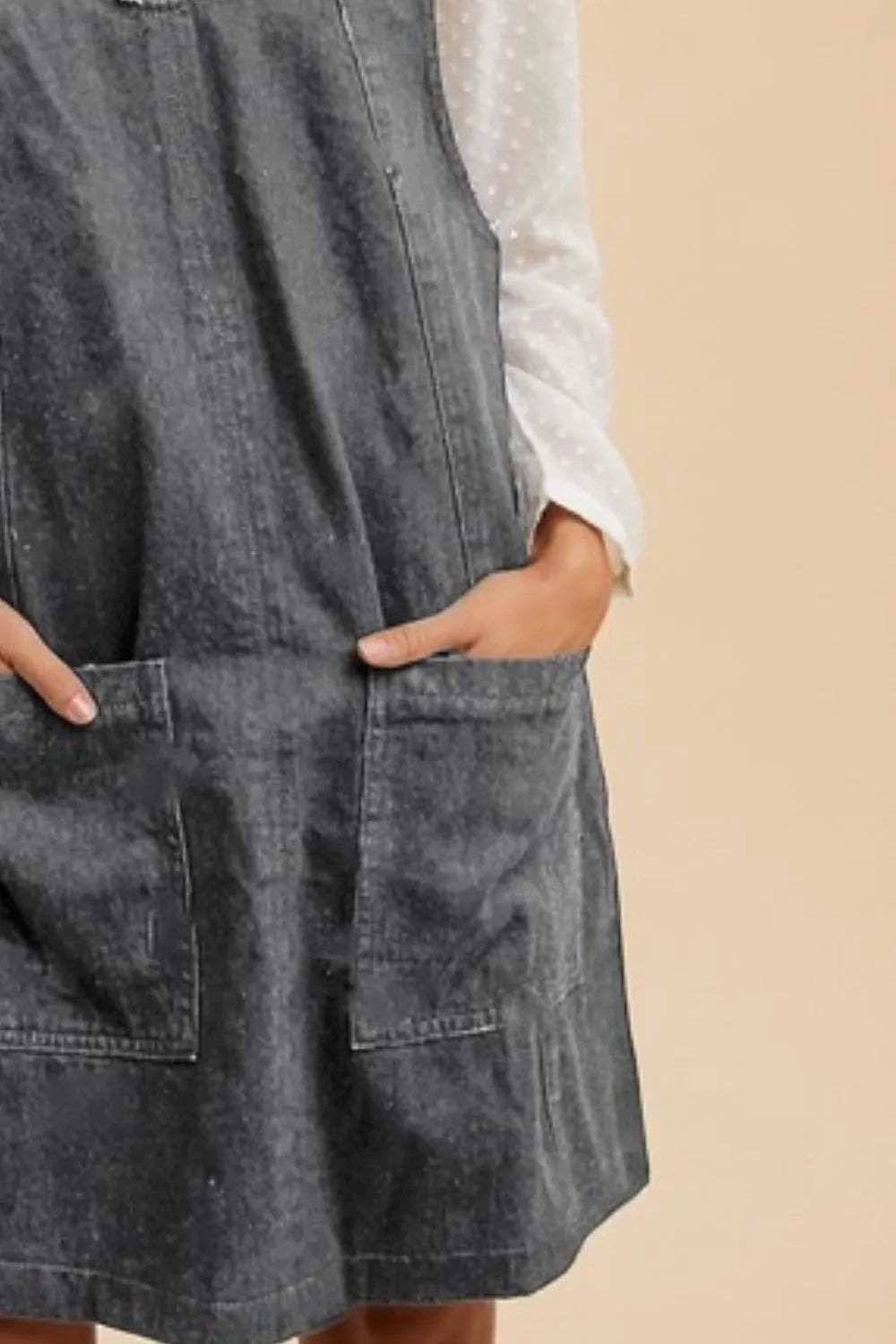 Annie Wear V-Neck Adjustable Strap Denim Overall Dress with Pockets 6b939501-ace2-41f9-8d1b-70705533bc76-Max