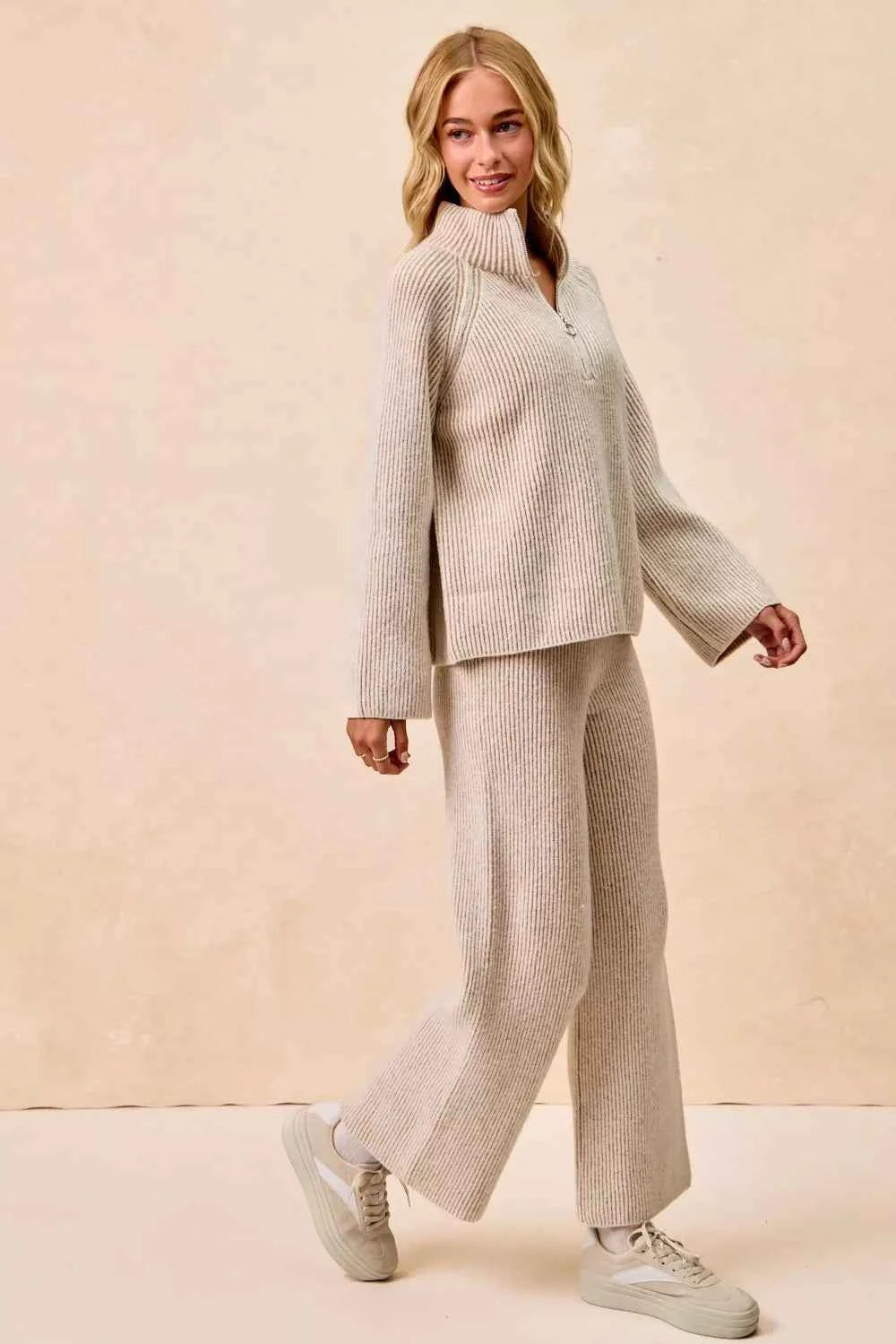 BiBi Two Tone Rib Texured Knit Collared Top with Zip Up BiBi Two Tone Rib Texured Knit Collared Top with Zip Up