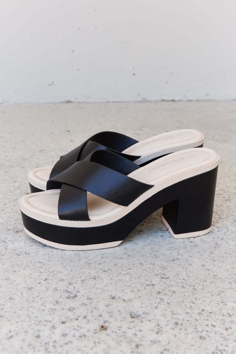 Weeboo Cherish The Moments Contrast Platform Sandals in Black Weeboo Cherish The Moments Contrast Platform Sandals in Black - TopFashionHQ
