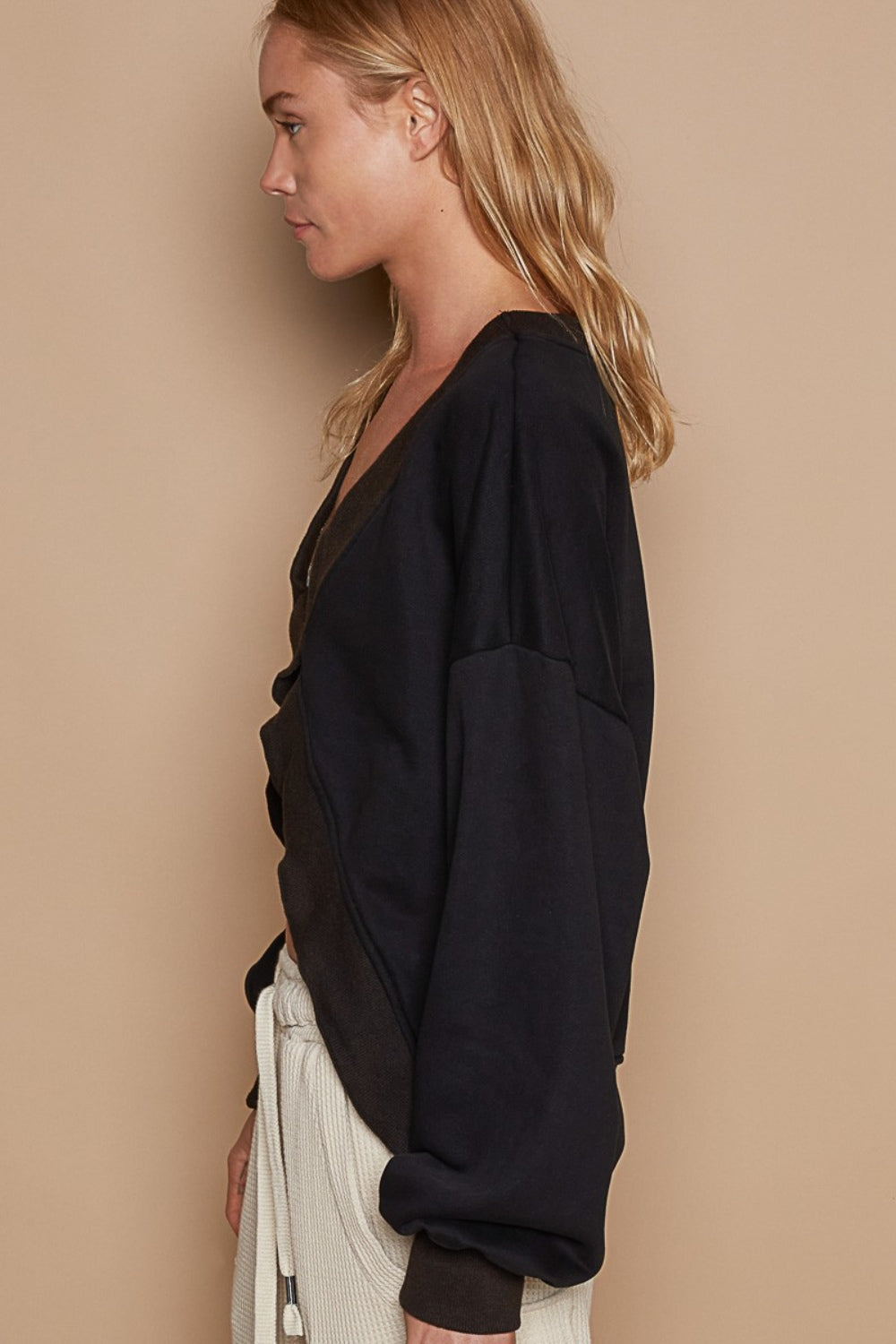 POL V-Cutout Rib Band Long Sleeve Sweatshirt POL V-Cutout Rib Band Long Sleeve Sweatshirt