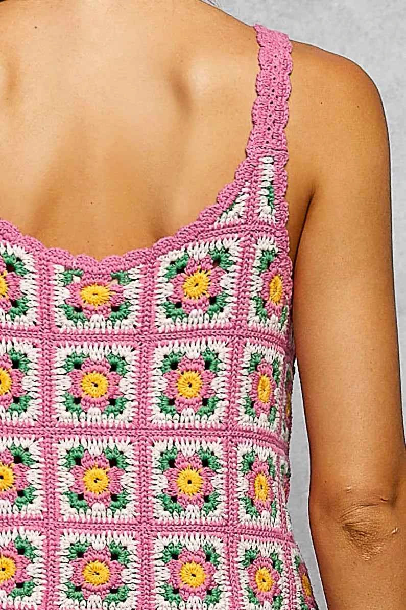 POL Scalloped Edge Cropped Crochet Cami with Granny Square Pattern POL Scalloped Edge Cropped Crochet Cami with Granny Square Pattern