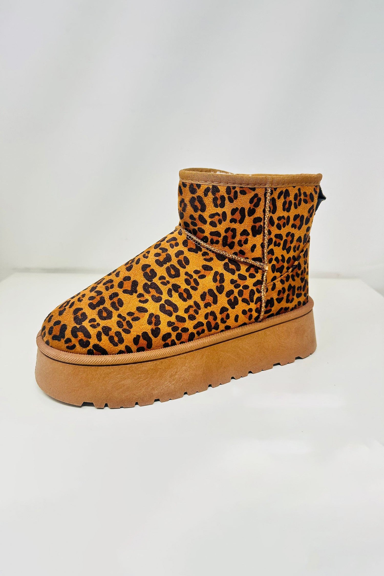 WILD DIVA Thermal Furry Leopard Platform Booties WILD DIVA Thermal Furry Leopard Platform Booties - TopFashionHQ