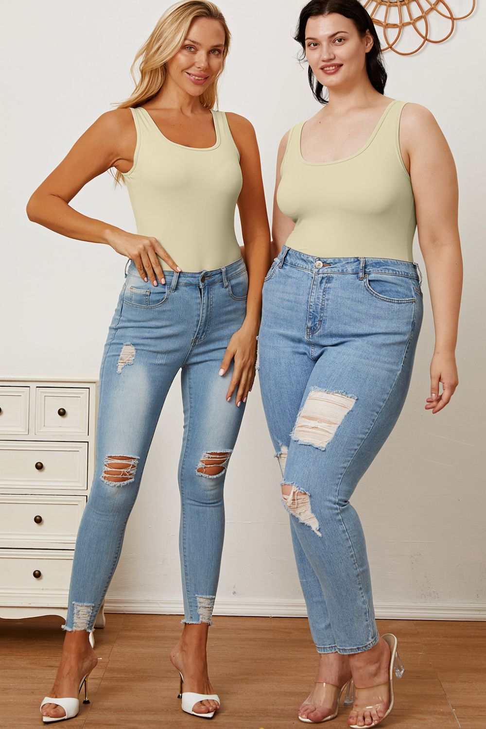 Basic Bae Full Size Square Neck Sleeveless Bodysuit Basic Bae Full Size Square Neck Sleeveless Bodysuit - TopFashionHQ