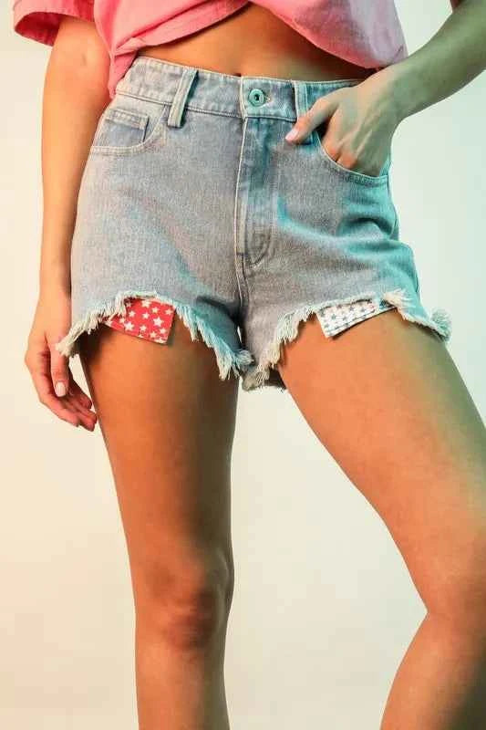 VERY J Raw Hem Pocketed Contrast Washed Denim Shorts VERY J Raw Hem Pocketed Contrast Washed Denim Shorts