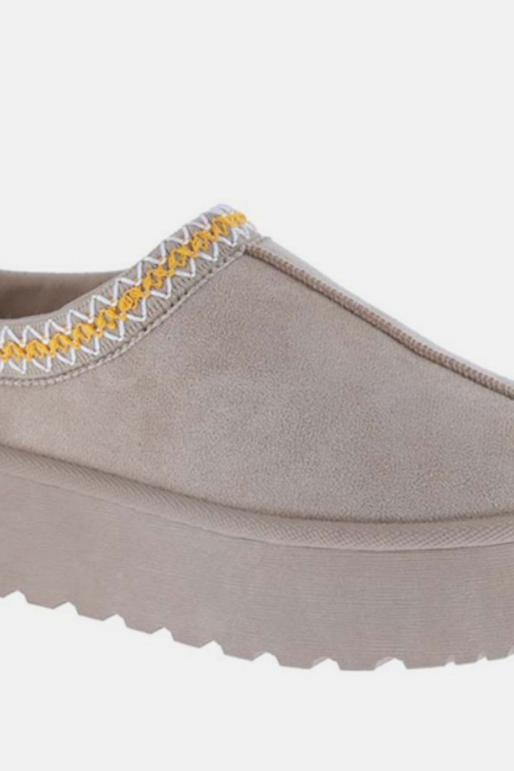 Weeboo Platform Embroidered Trim Slip-On Boots Weeboo Platform Embroidered Trim Slip-On Boots