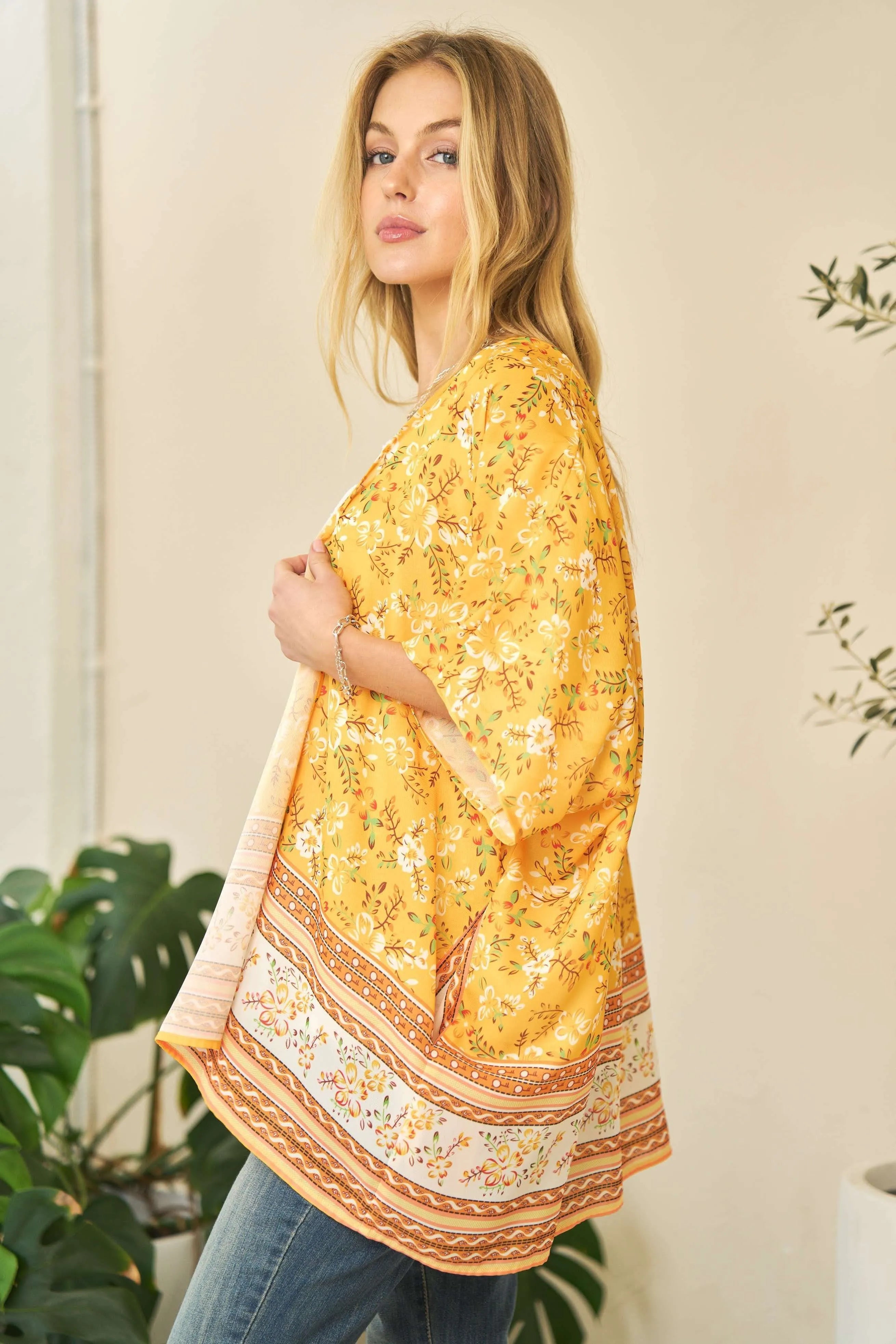 Davi & Dani Floral Printed Short Sleeve Loose Fit Kimono Cover Up 7f5ca9e55bca4169a37f3d3cbccbc115-Max-Origin
