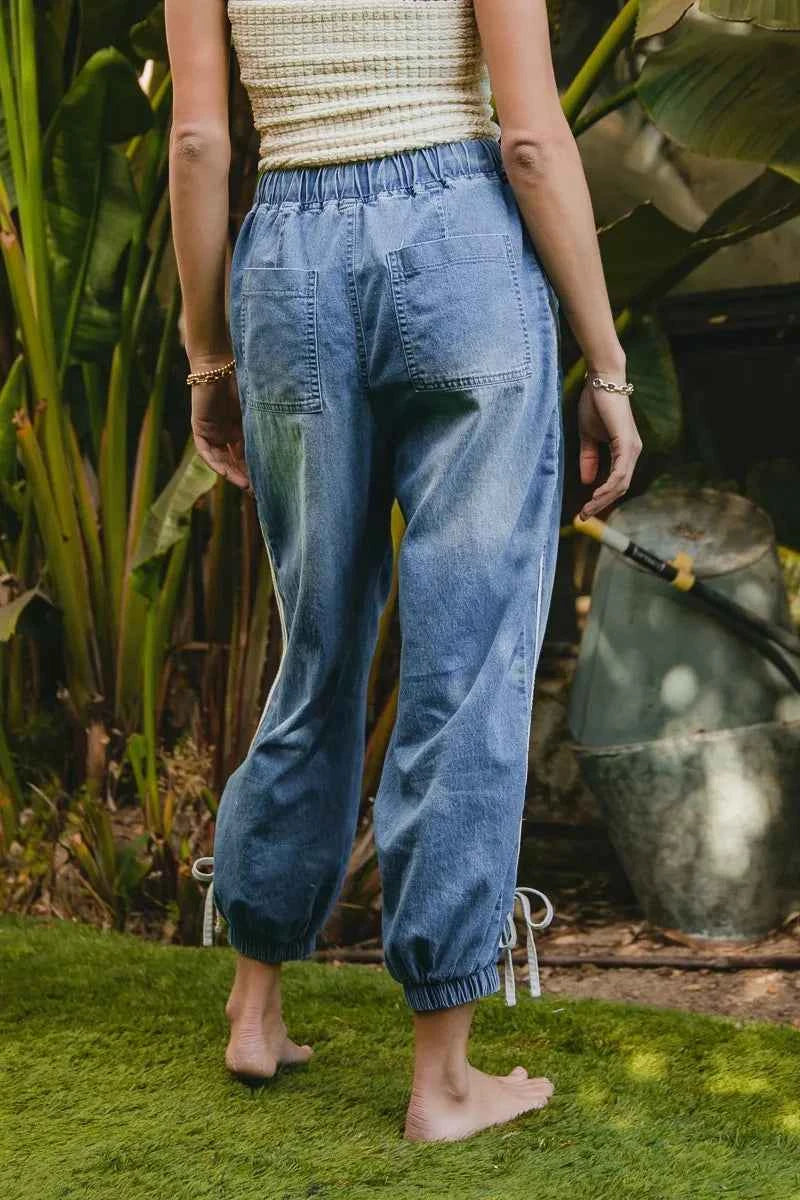 BiBi Striped Tape Details With Bot Tied Point Elastic Waist Jeans BiBi Striped Tape Details With Bot Tied Point Elastic Waist Jeans