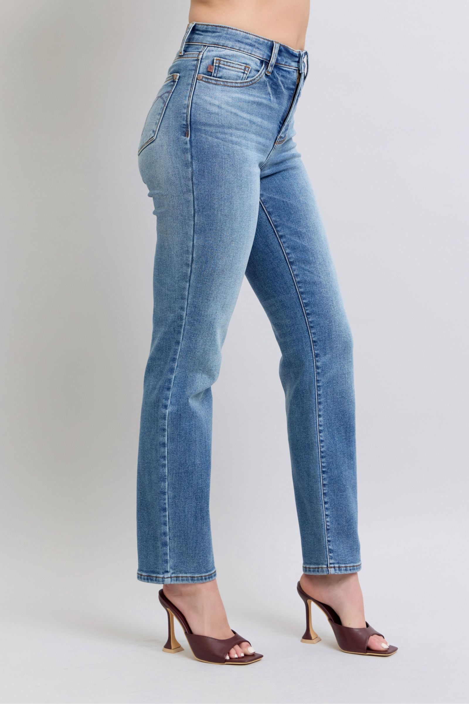 Judy Blue Full Size Wash Thermal Straight Jeans with Pockets Judy Blue Full Size Wash Thermal Straight Jeans with Pockets - TopFashionHQ