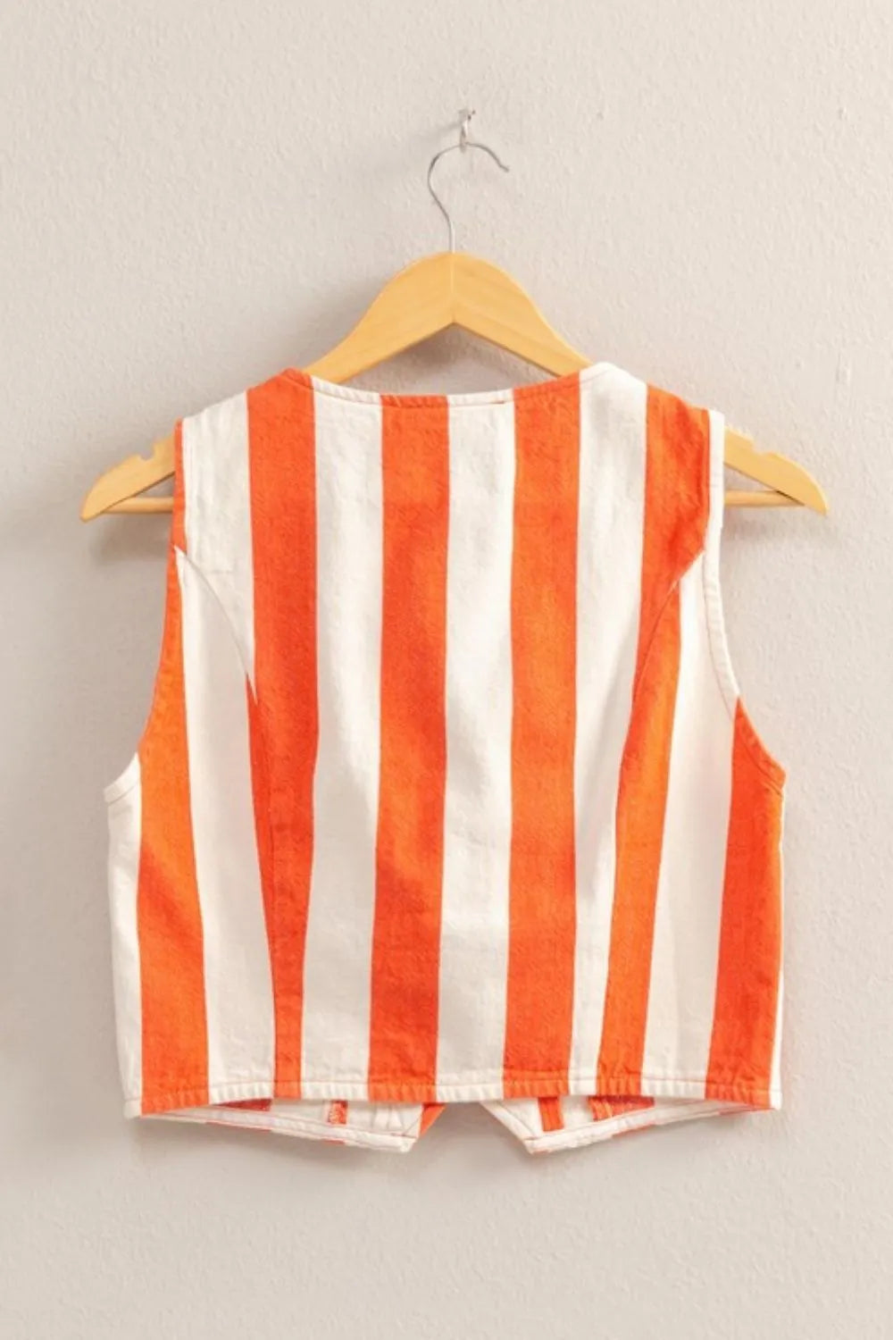 HYFVE Woven Striped V-Neck Button Down Vest 889c38cd-3f41-436f-8e14-bb4ff084d34e-Max-Origin