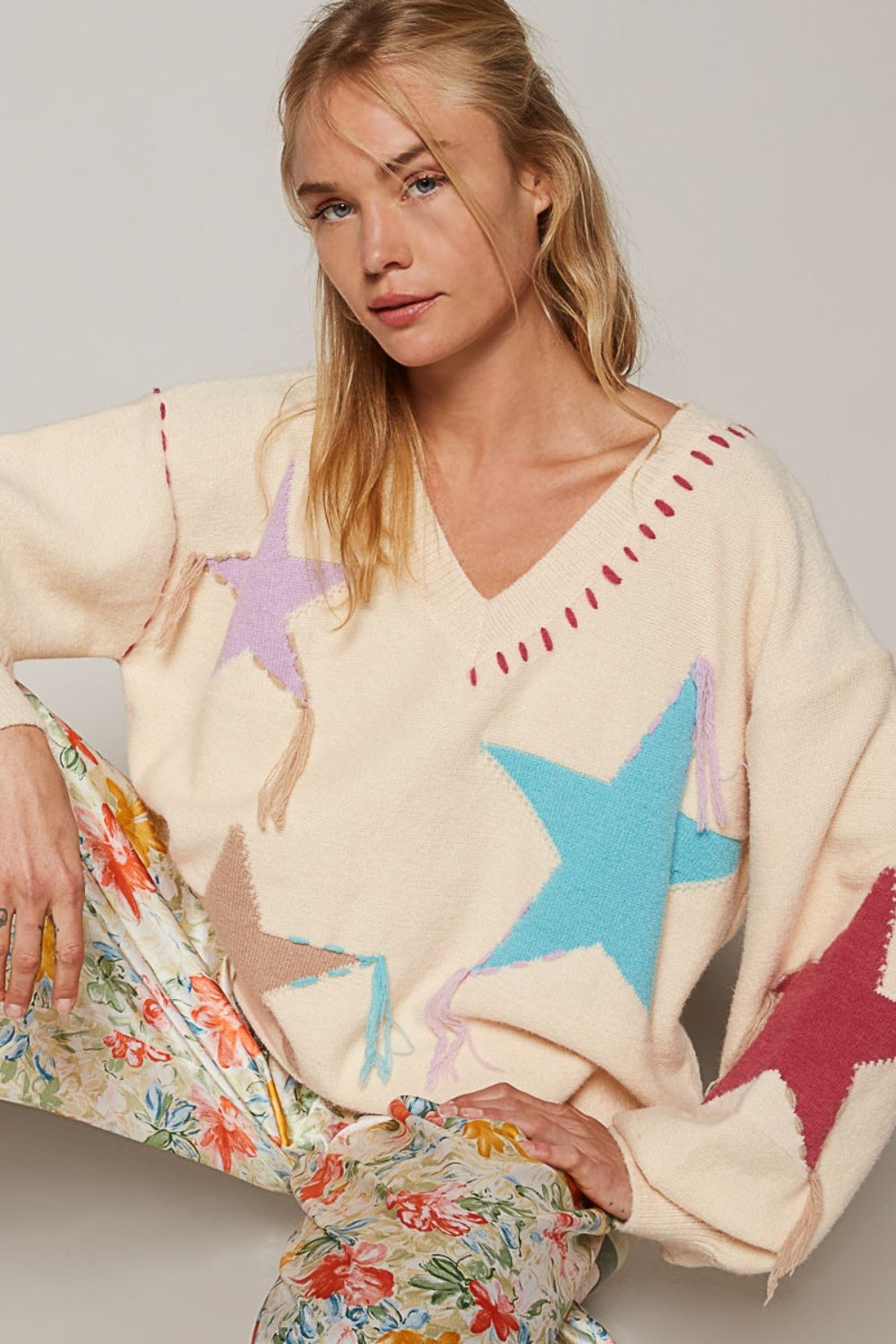 POL V-Neck Long Sleeve Star Fringe Sweater POL V-Neck Long Sleeve Star Fringe Sweater - TopFashionHQ