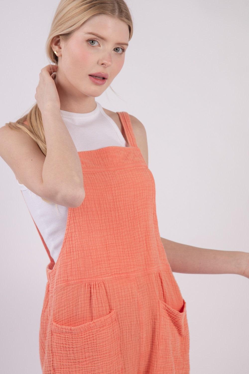 VERY J Sleeveless Double Gauze Overalls with Pockets VERY J Sleeveless Double Gauze Overalls with Pockets - TopFashionHQ