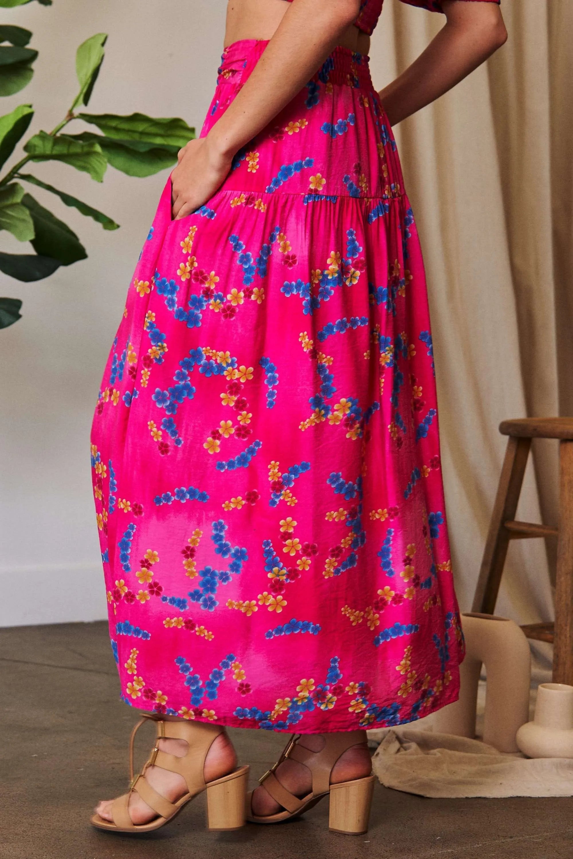 Davi & Dani Printed Smocking Waistband Ruffled Maxi Skirt 9115fc48edb049a084db573a7d0586c5-Max-Origin