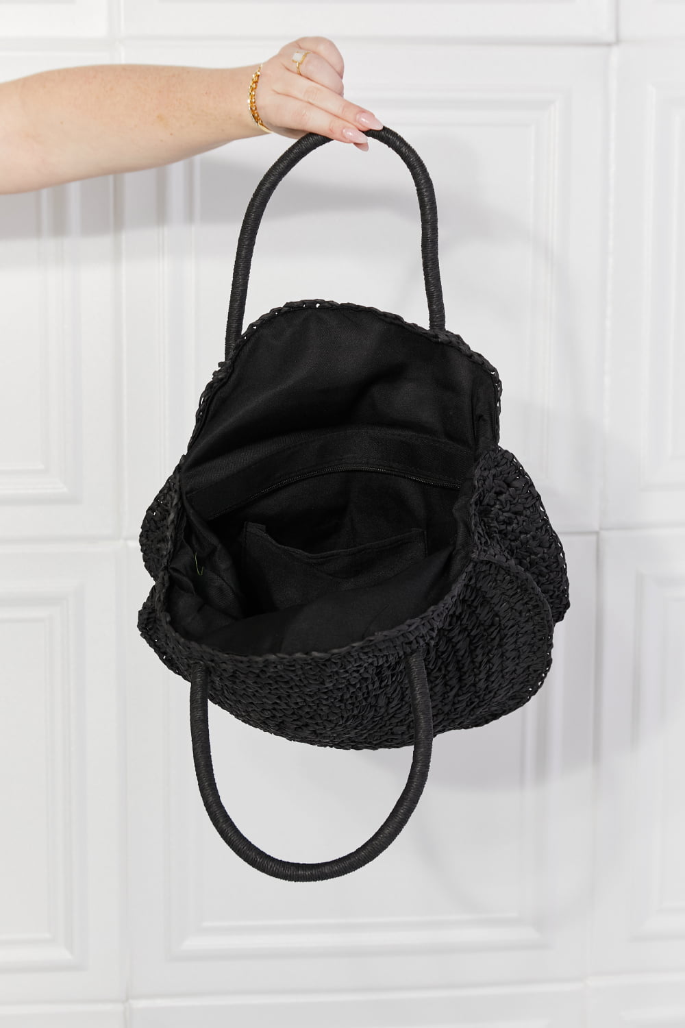 Justin Taylor Beach Date Straw Rattan Handbag in Black Justin Taylor Beach Date Straw Rattan Handbag in Black - TopFashionHQ