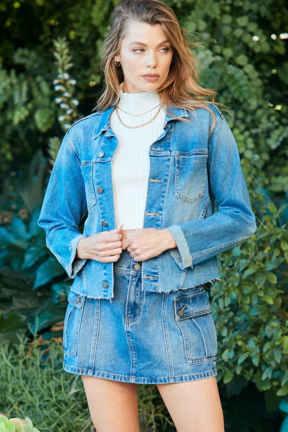 Veveret Button Up Raw Hem Denim Jacket Veveret Button Up Raw Hem Denim Jacket - TopFashionHQ