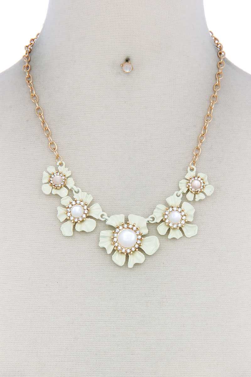 Floral Pearl Bead Necklace product image