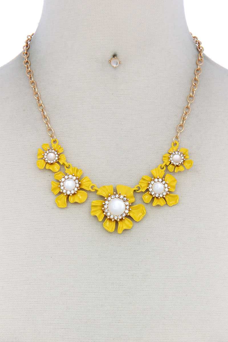 Floral Pearl Bead Necklace product image