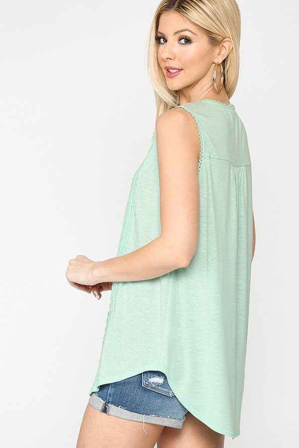 Sleeveless Lace Trim Tunic Top With Scoop Hem Sleeveless Lace Trim Tunic Top With Scoop Hem