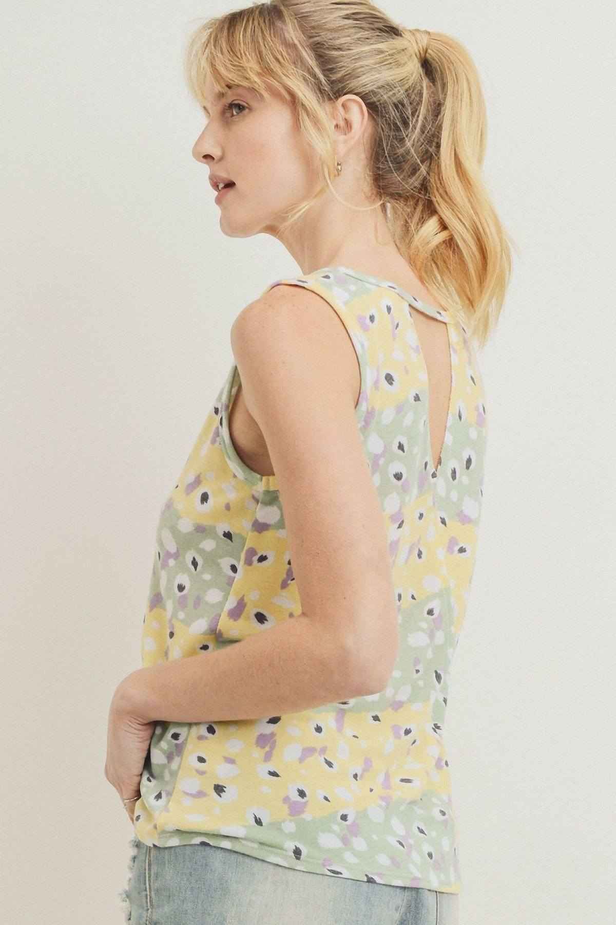 Printed Terry Back Opened Sleeveless Top Printed Terry Back Opened Sleeveless Top