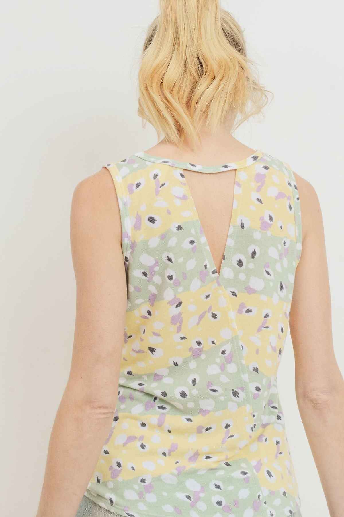 Printed Terry Back Opened Sleeveless Top Printed Terry Back Opened Sleeveless Top