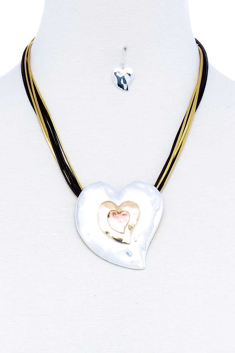 Fashion Triple Heart Pendant Necklace And Earring Set product image