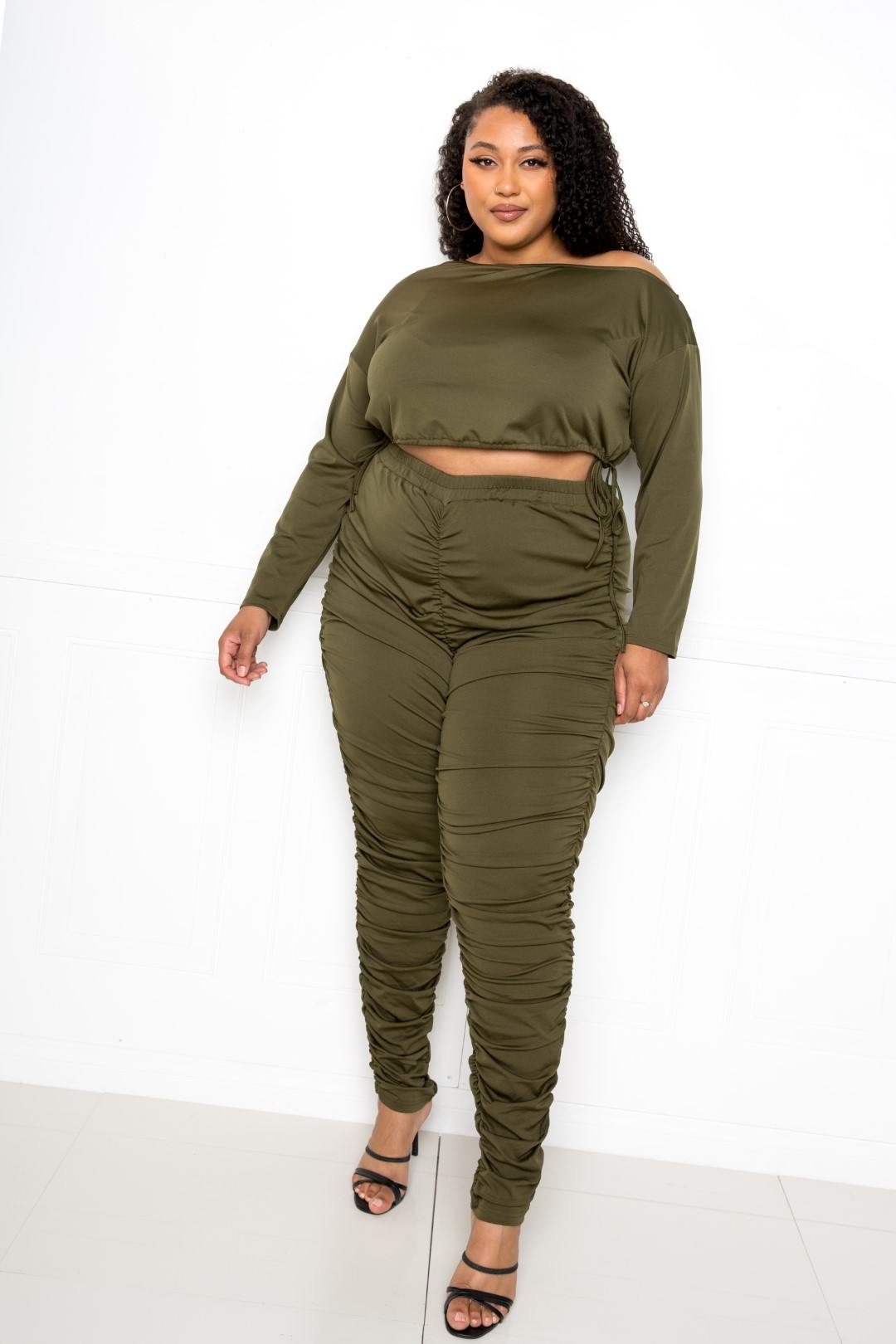 Off Shoulder Cropped Top And Ruched Leggings Sets product image