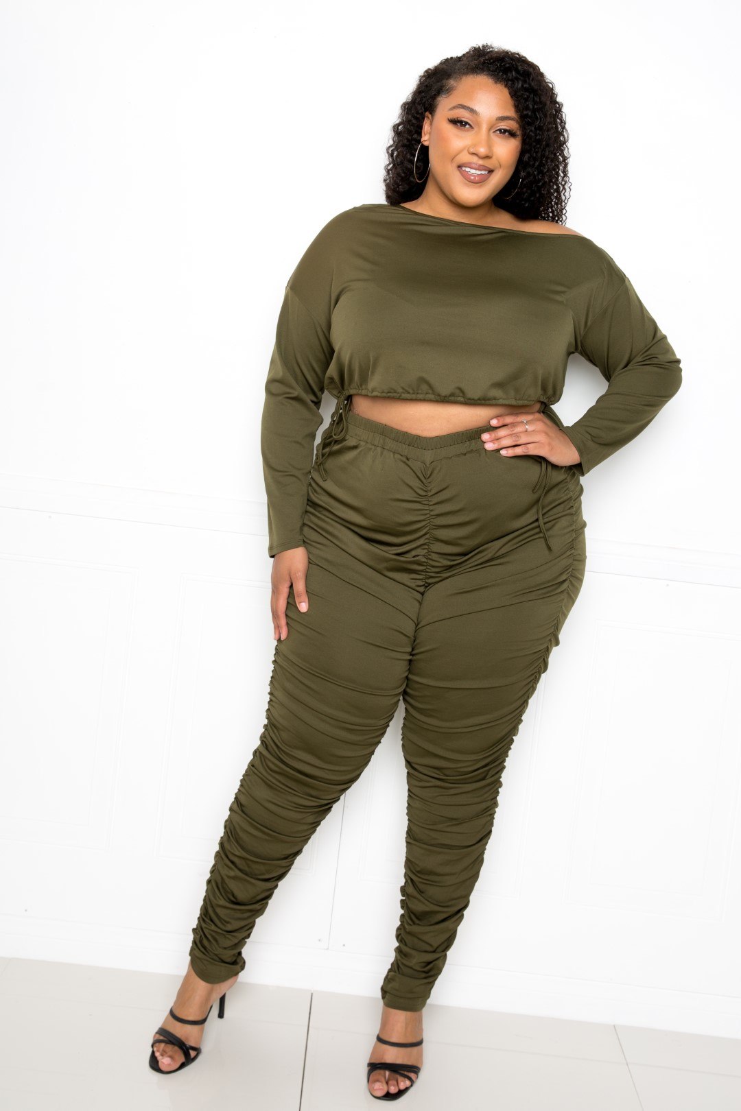 Off Shoulder Cropped Top And Ruched Leggings Sets product image