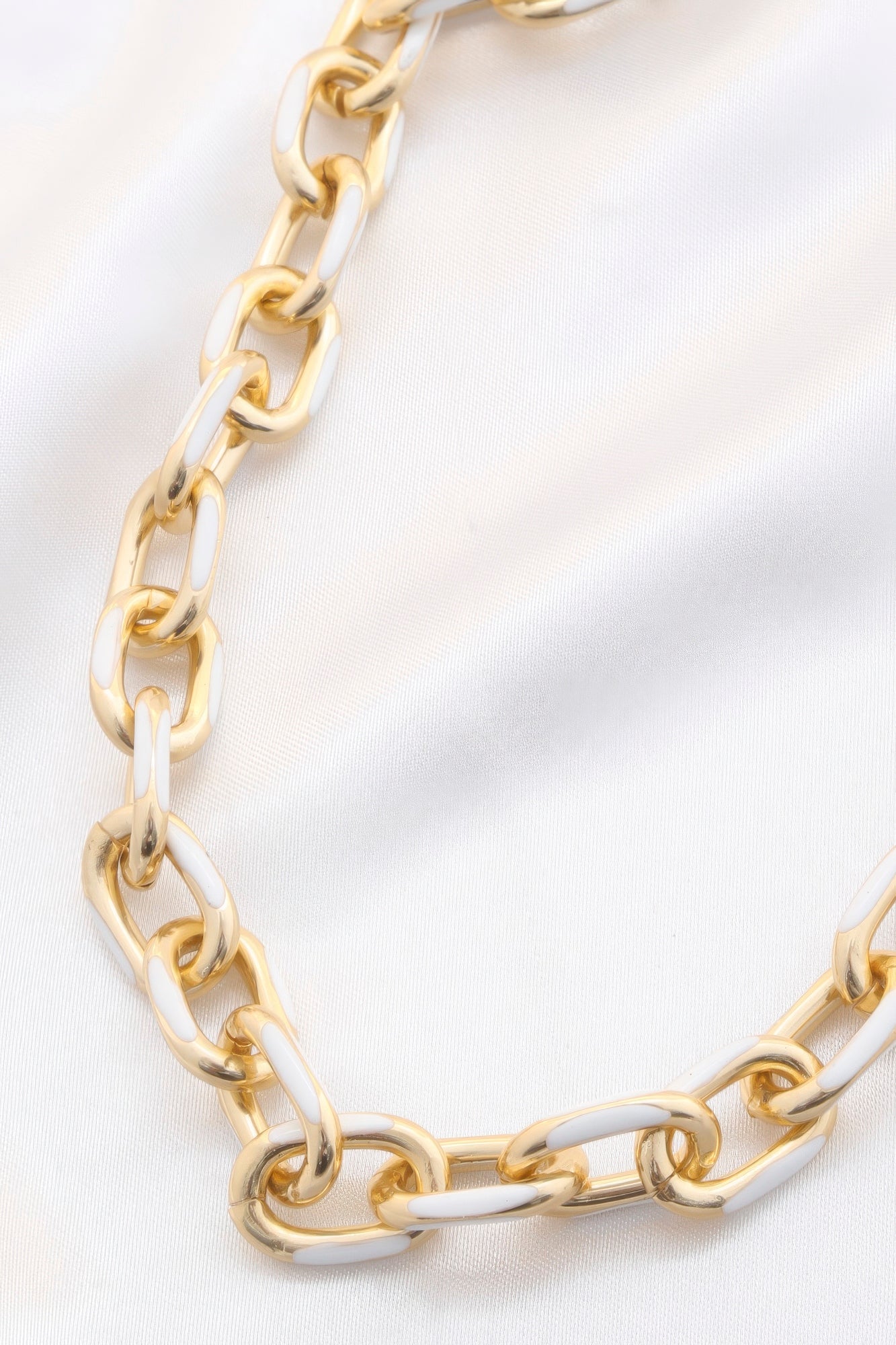 Color Metal Oval Link Necklace product image